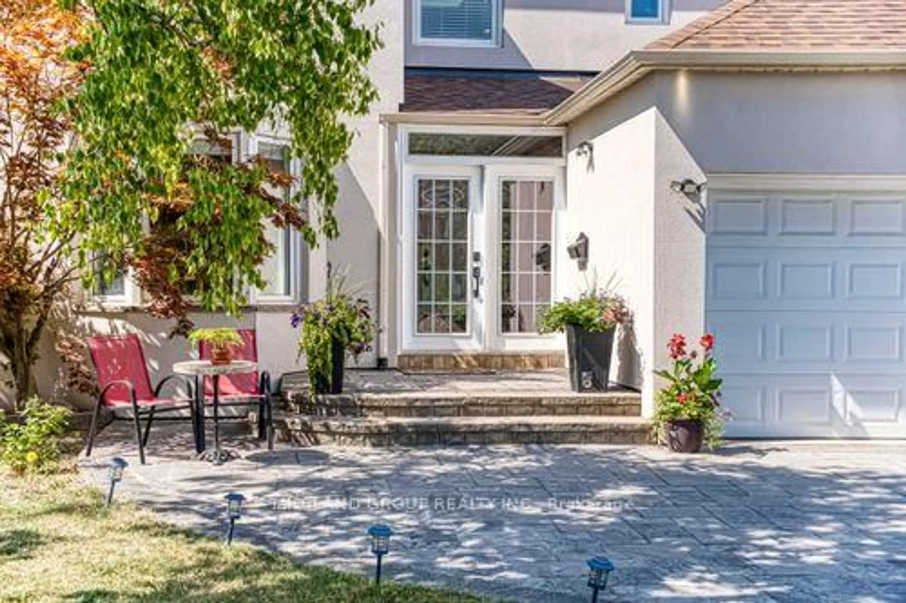 Patio, street for 74 Blackmore Ave, Richmond Hill Ontario L4B 2A1