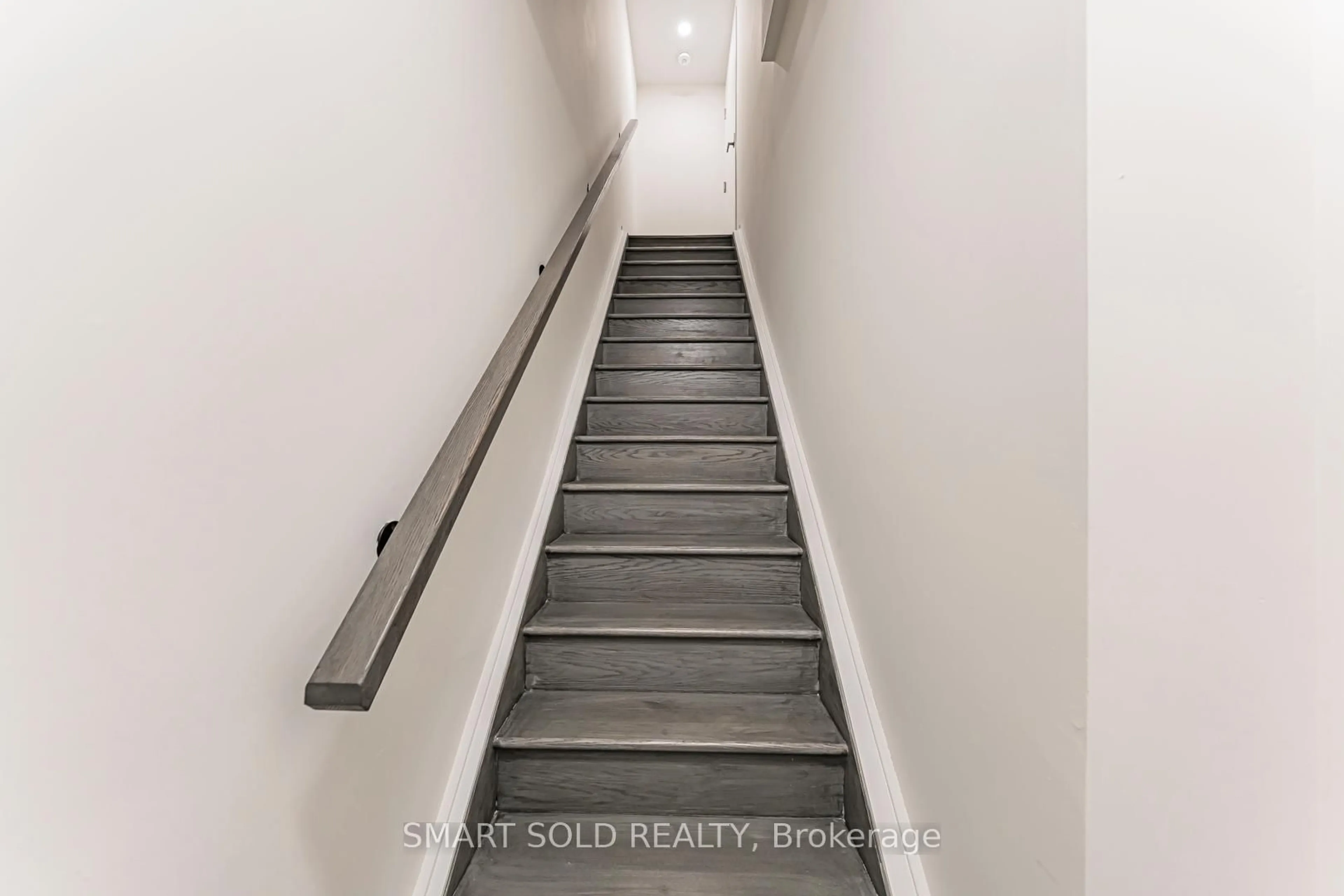 Stairs for 140 Honeycrisp Cres #287, Vaughan Ontario L4K 0N7