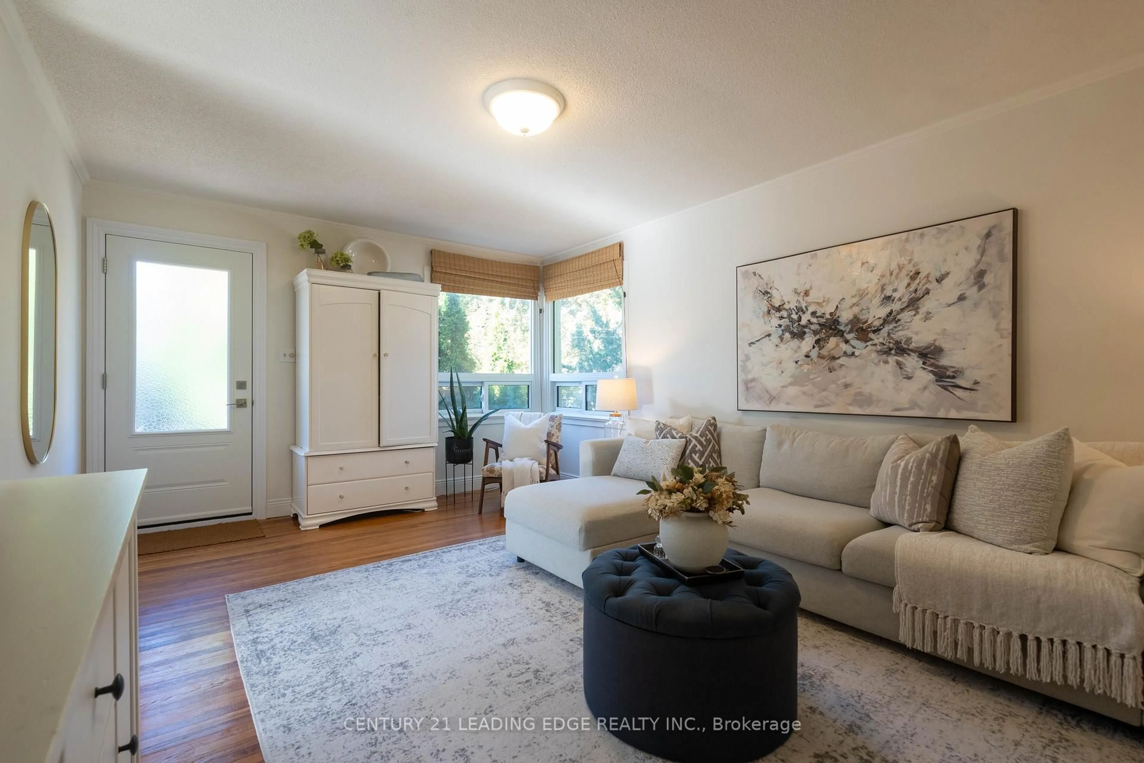 Living room with furniture, unknown for 754 Srigley St, Newmarket Ontario L3Y 1X5