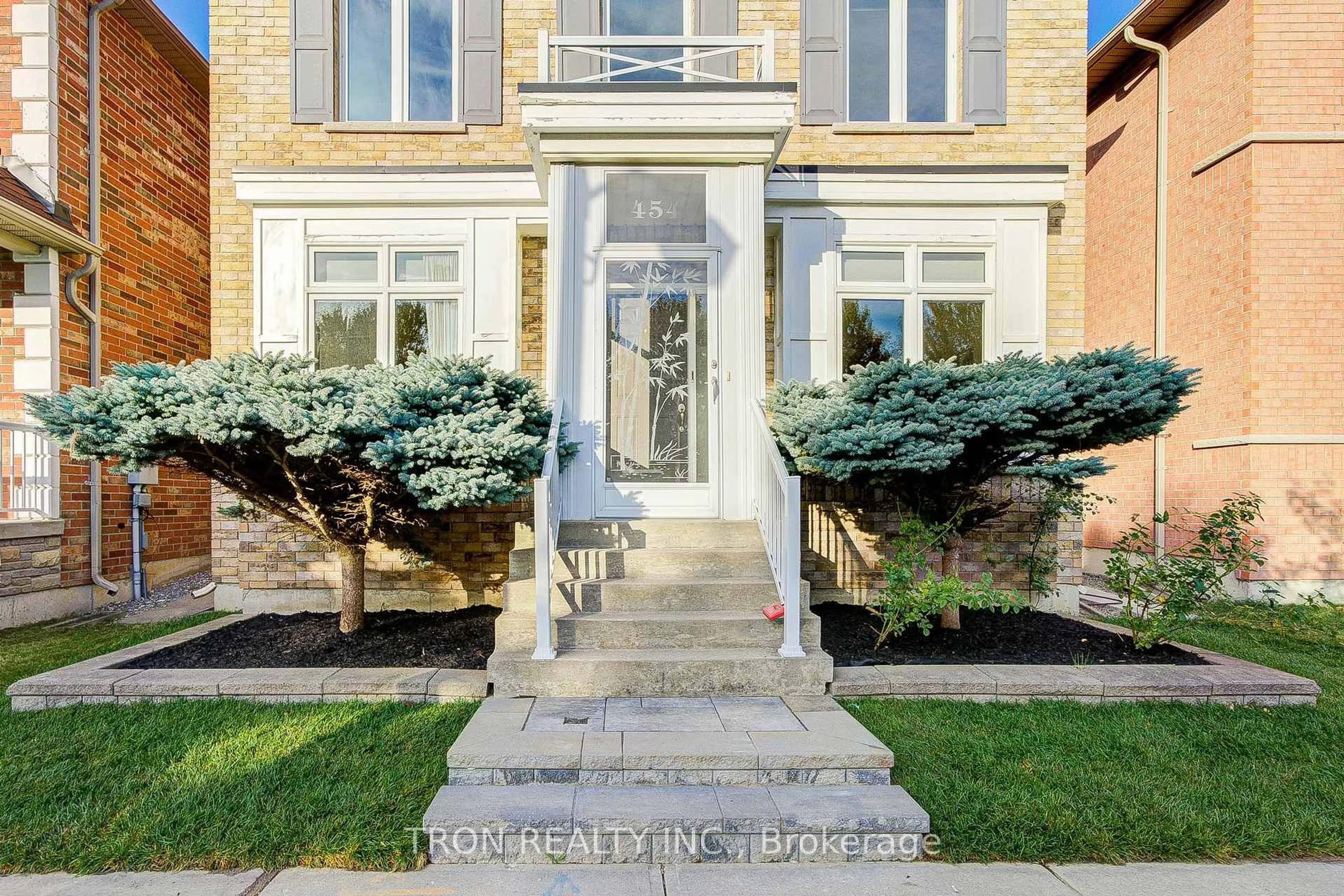 Unknown for 454 The Bridle Walk, Markham Ontario L6C 2Y3