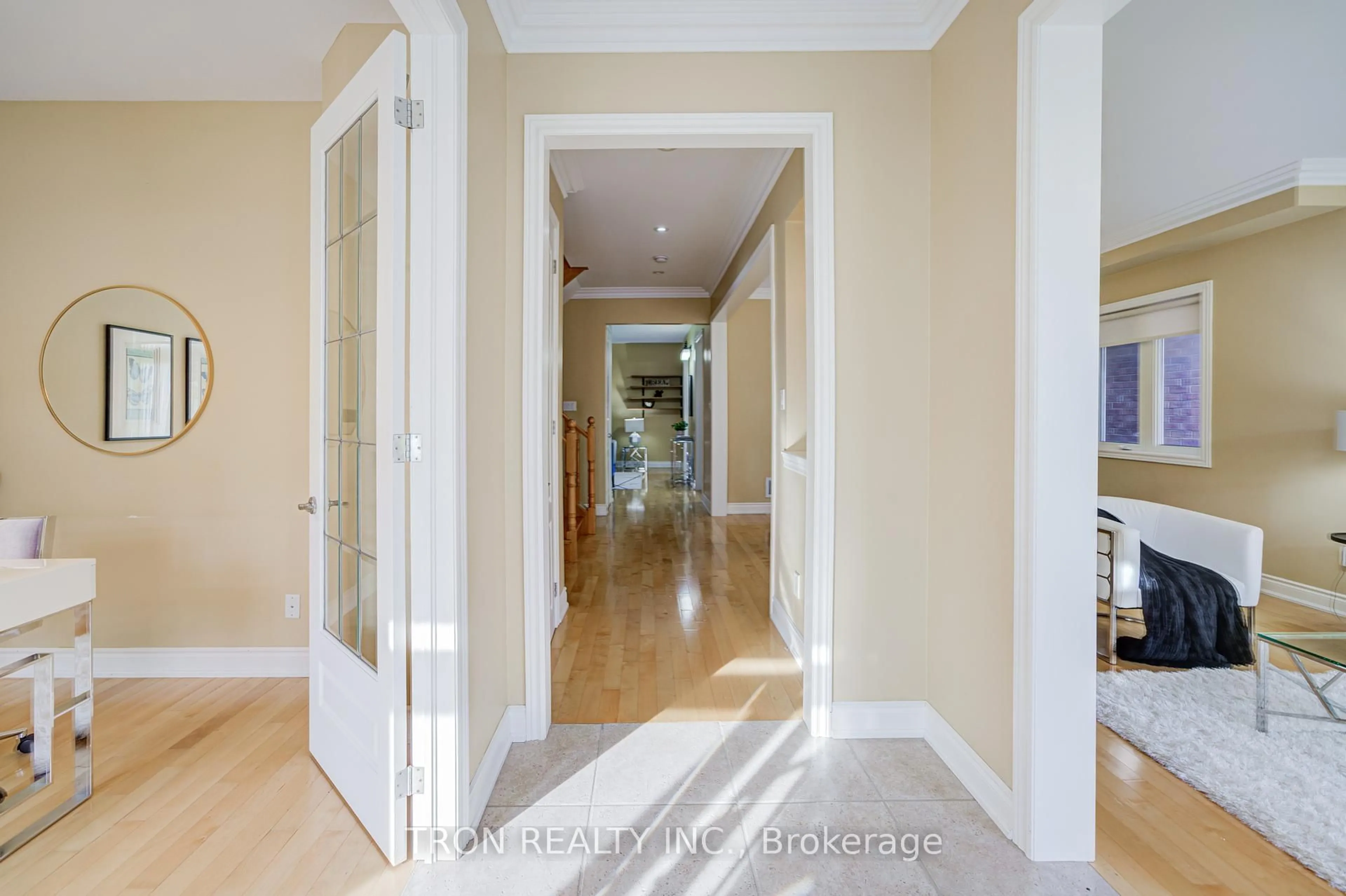 Indoor entryway for 454 The Bridle Walk, Markham Ontario L6C 2Y3