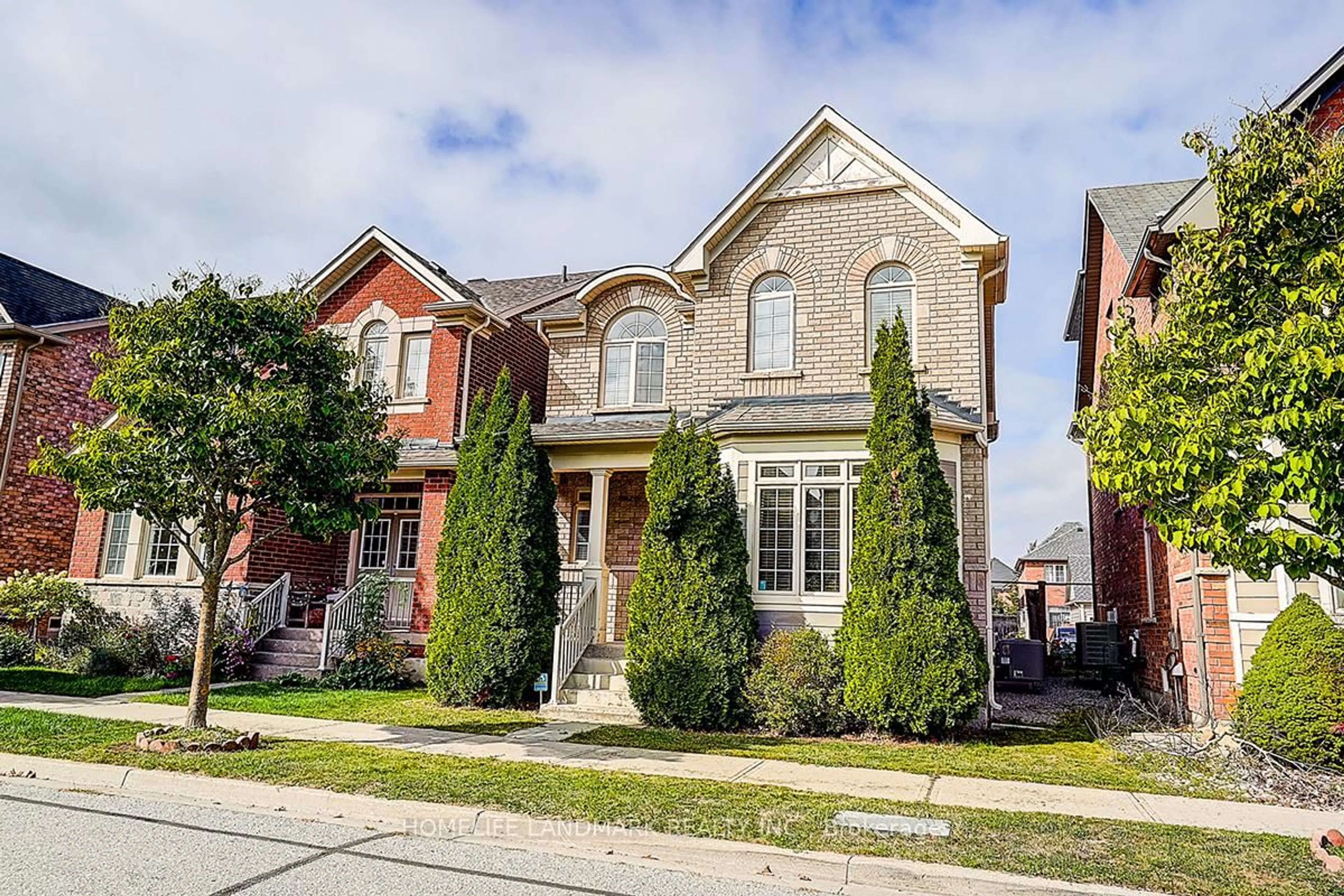 Home with brick exterior material, street for 14 Tottenham Crt, Markham Ontario L6B 1H5