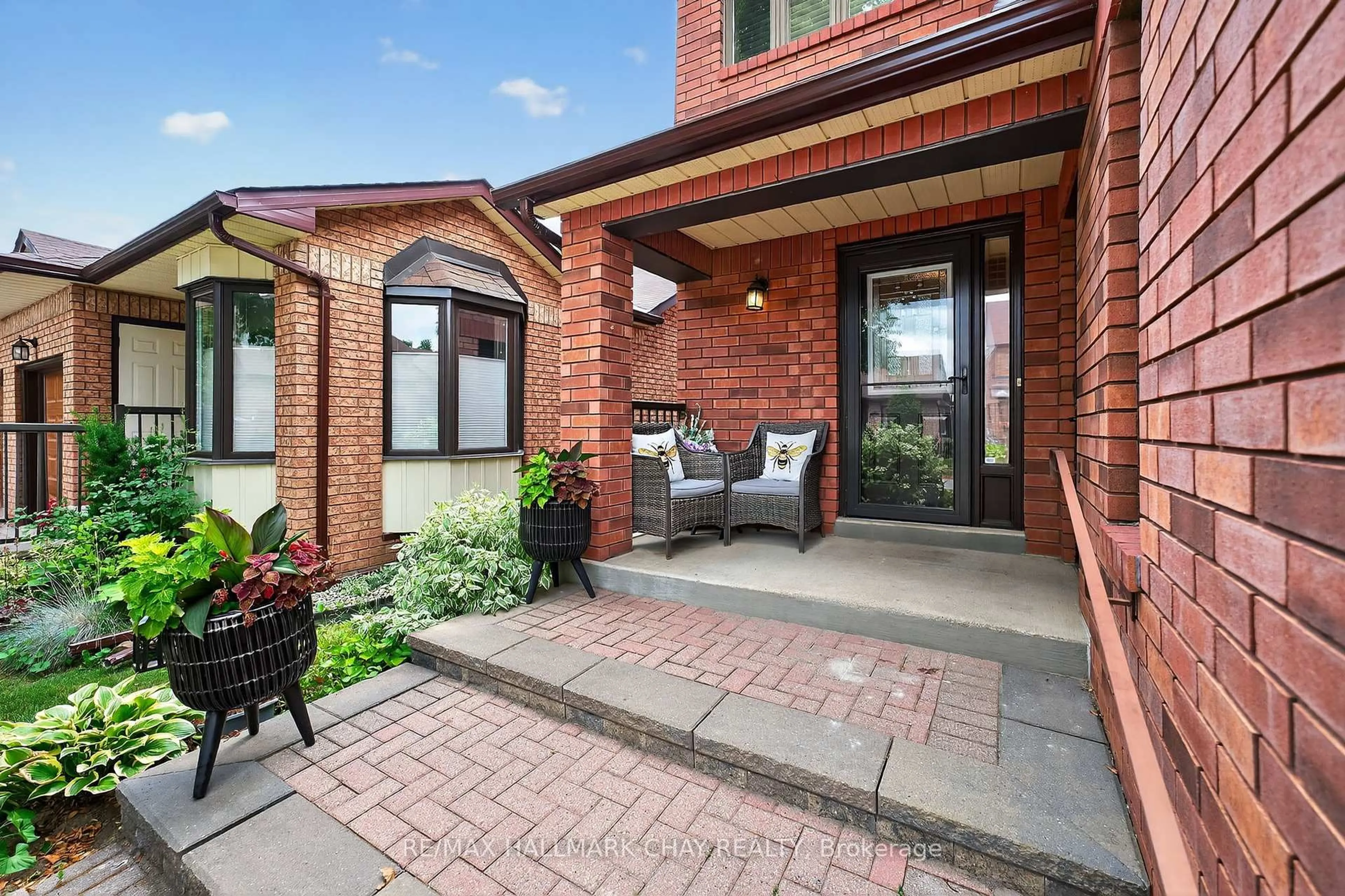 Home with brick exterior material, street for 135 Green Briar Rd, New Tecumseth Ontario L9R 1X9