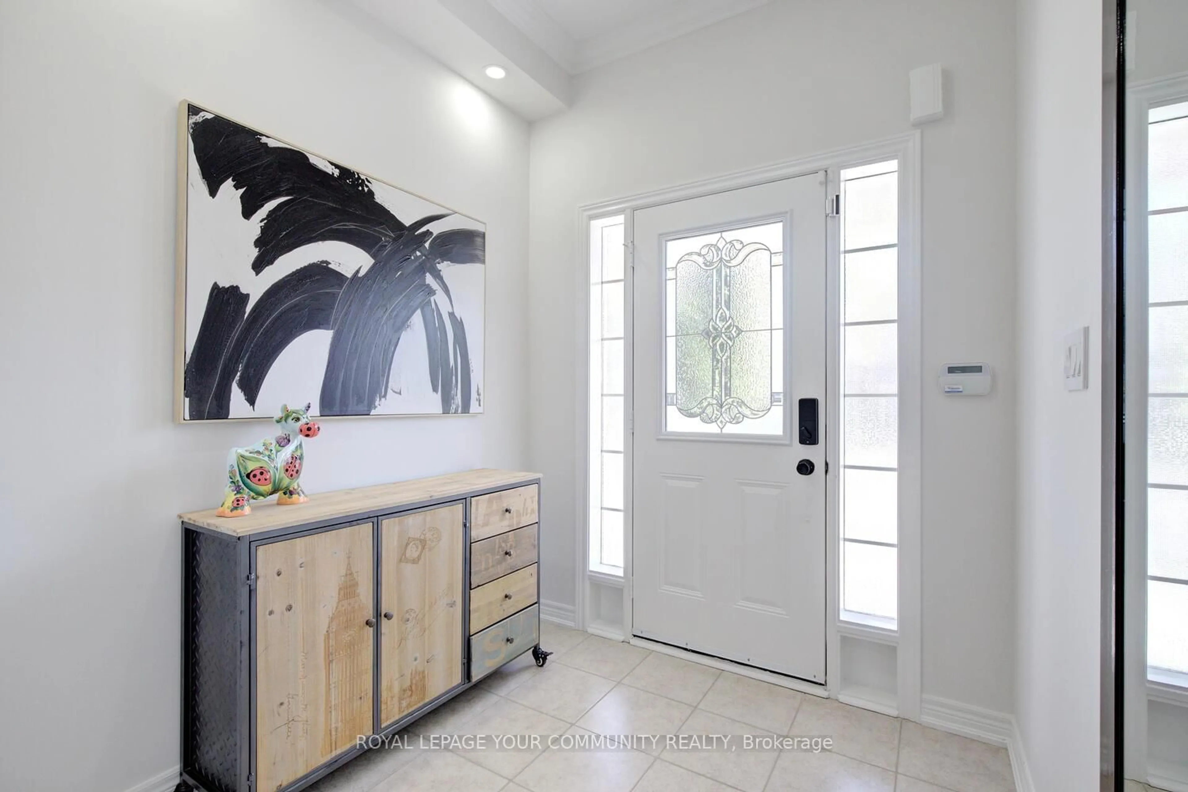 Indoor entryway for 30 Lady Loretta Lane, Vaughan Ontario L6A 4E9