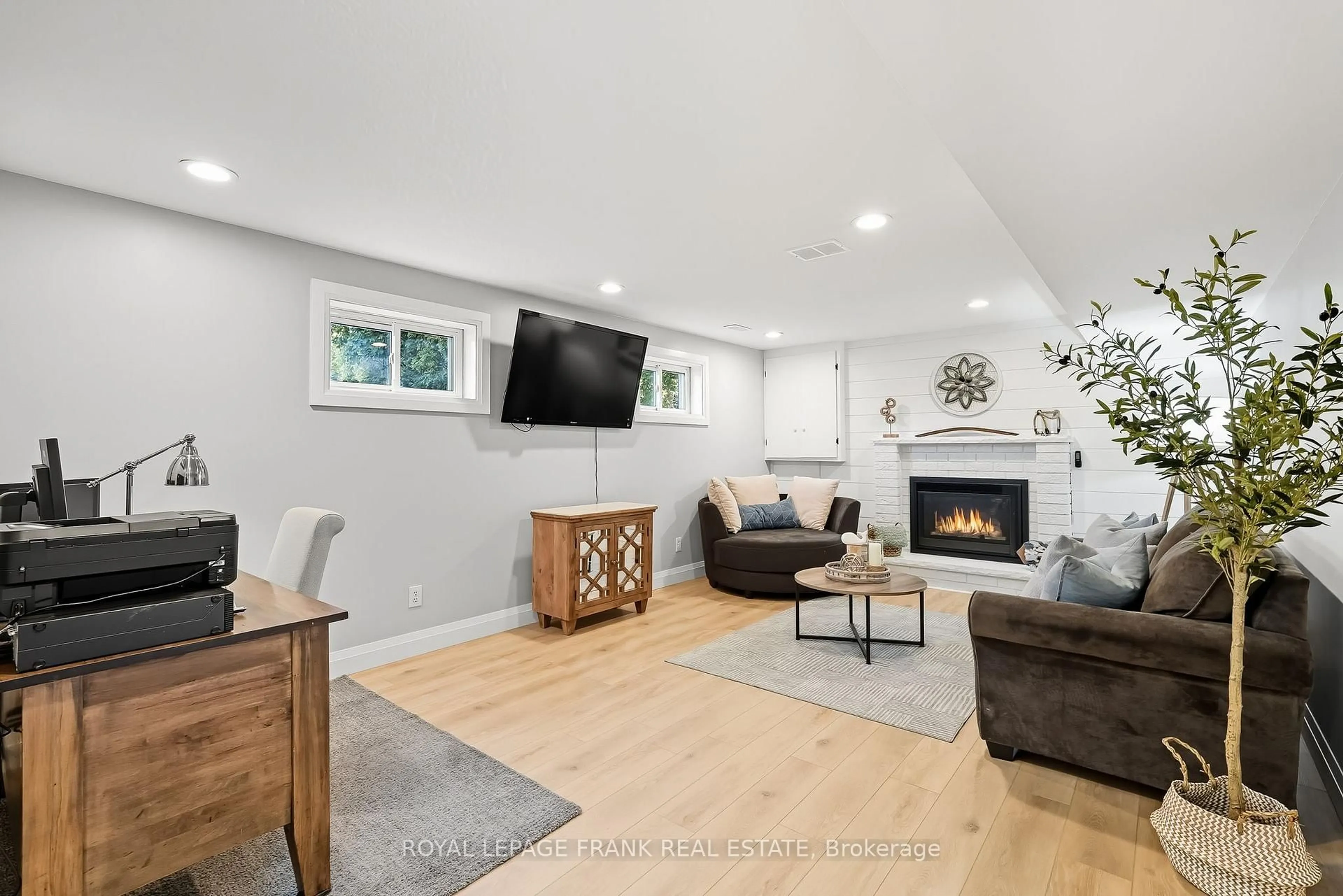 Living room with furniture, unknown for 22 Young St, Uxbridge Ontario L9P 1B9