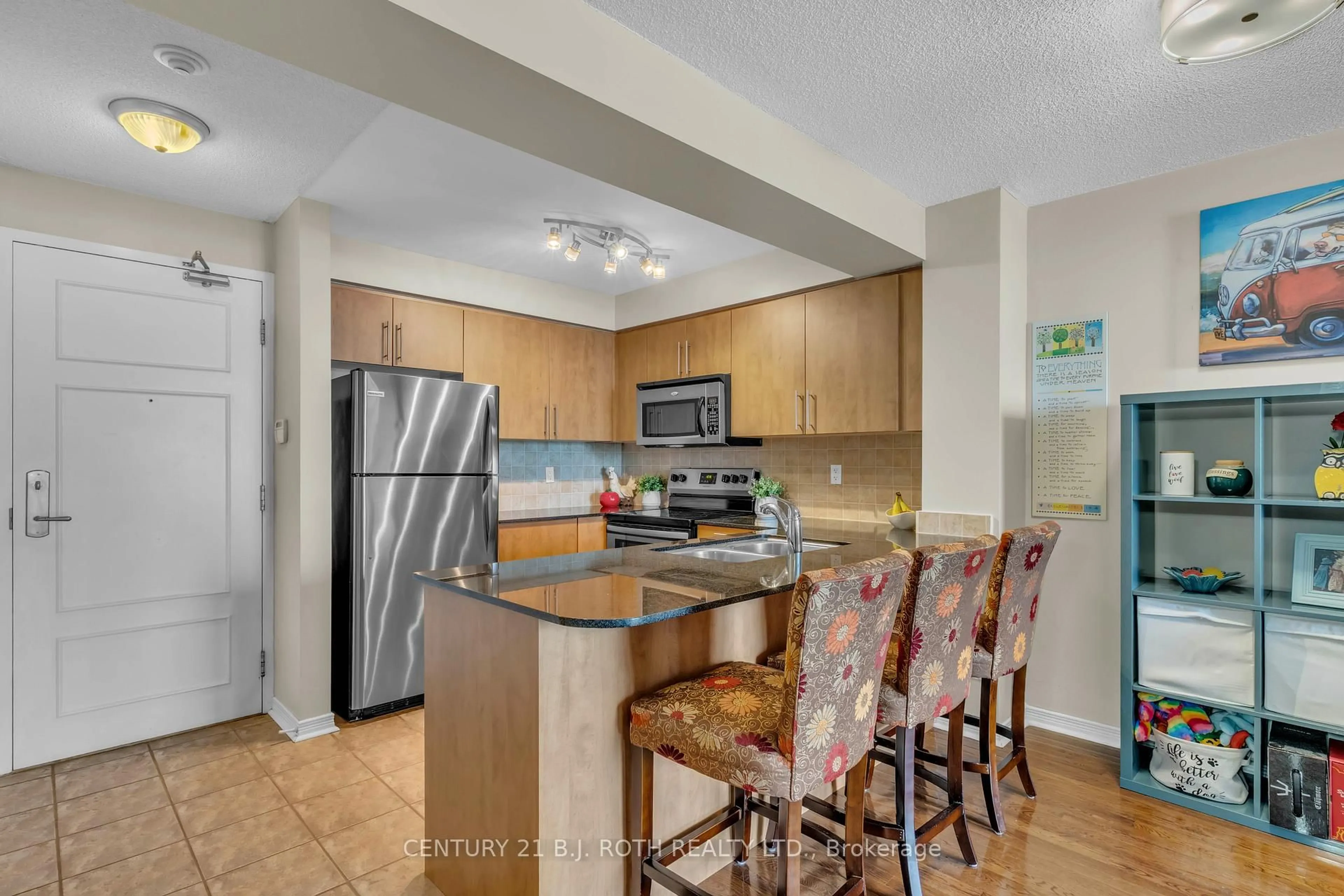 Standard kitchen, unknown for 350 Red Maple Rd #1202, Richmond Hill Ontario L4C 0T5