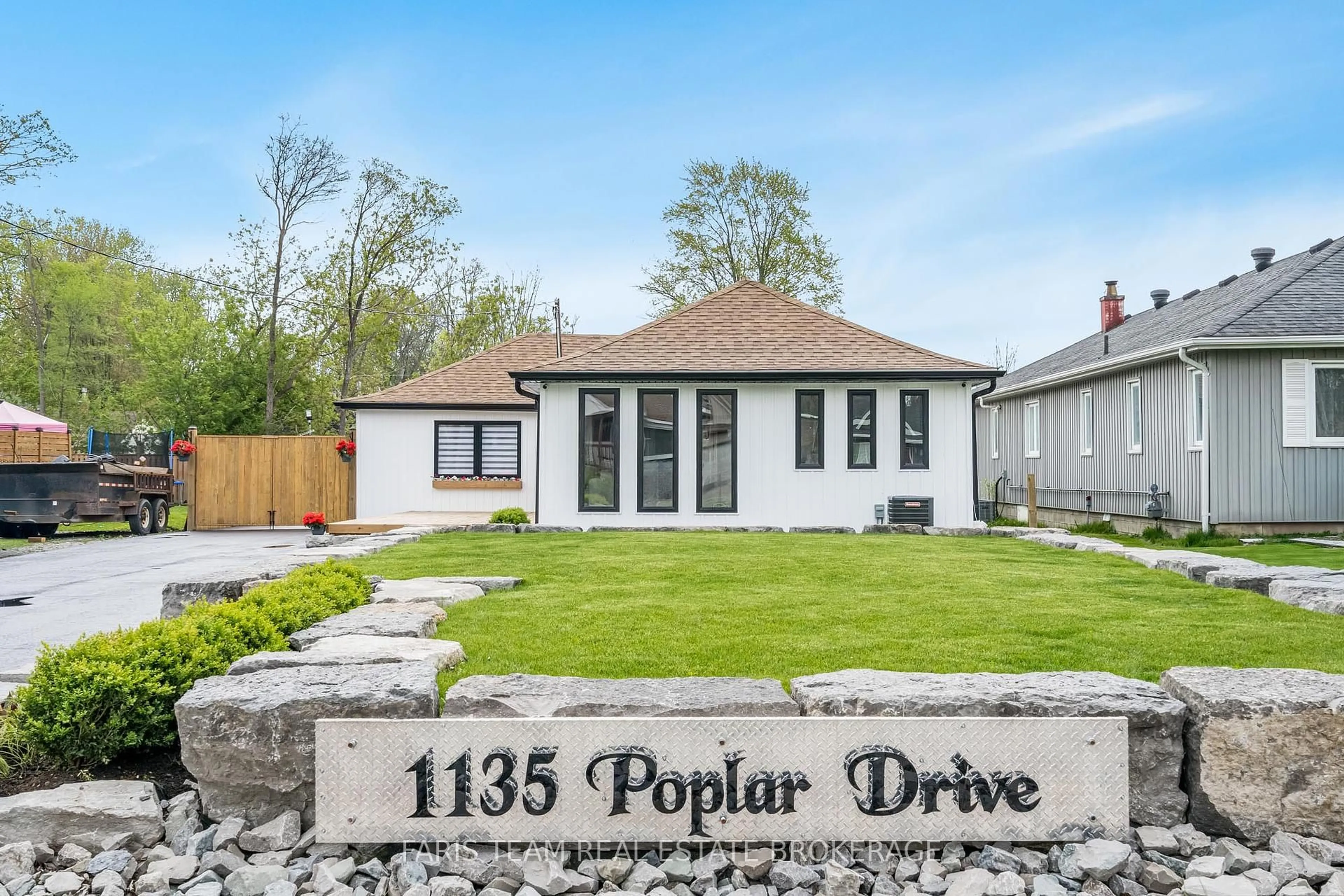 Unknown for 1135 Poplar Dr, Innisfil Ontario L0L 1R0