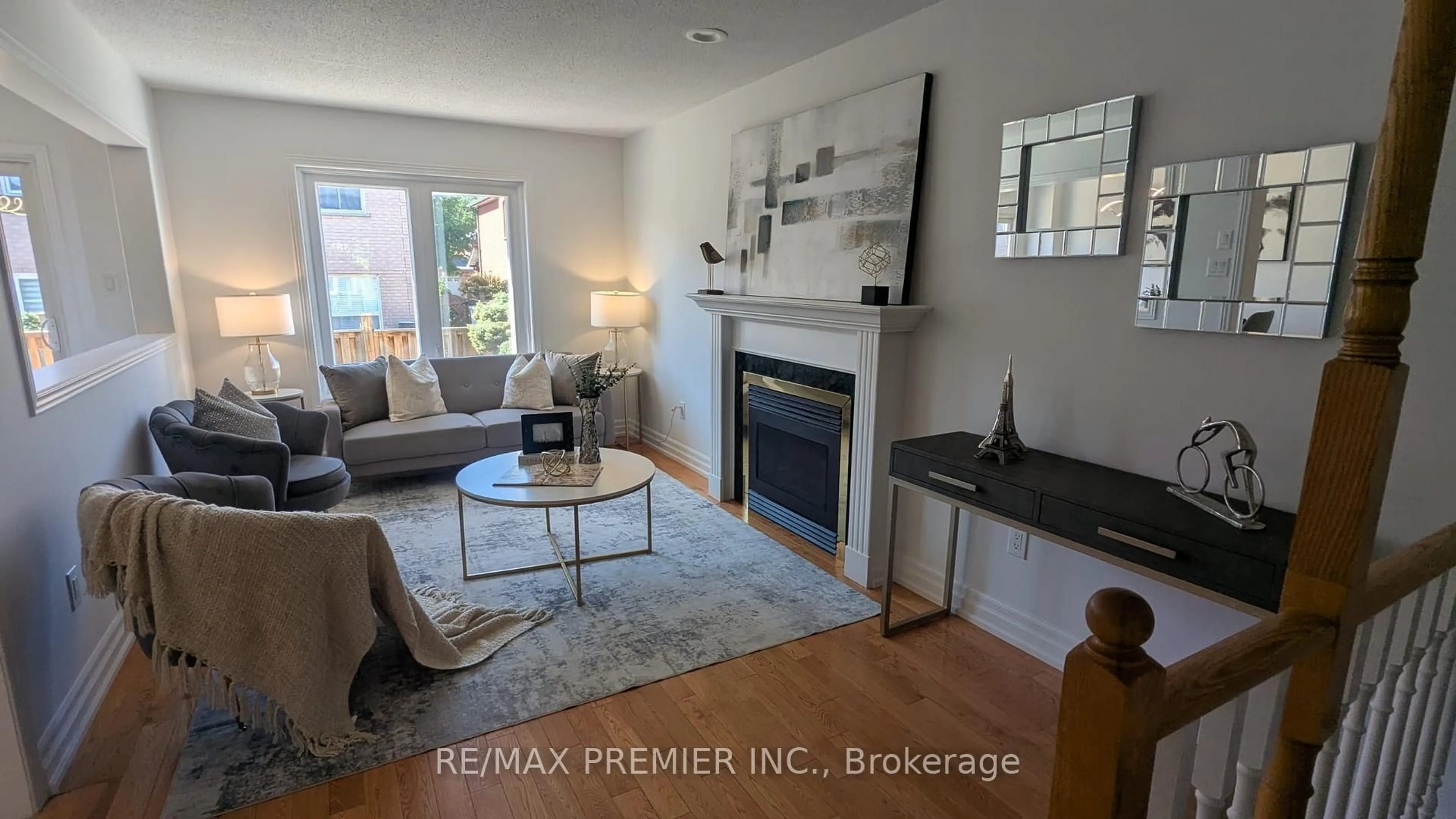 Living room with furniture, unknown for 14 Opera Pl, Vaughan Ontario L4L 8Y8