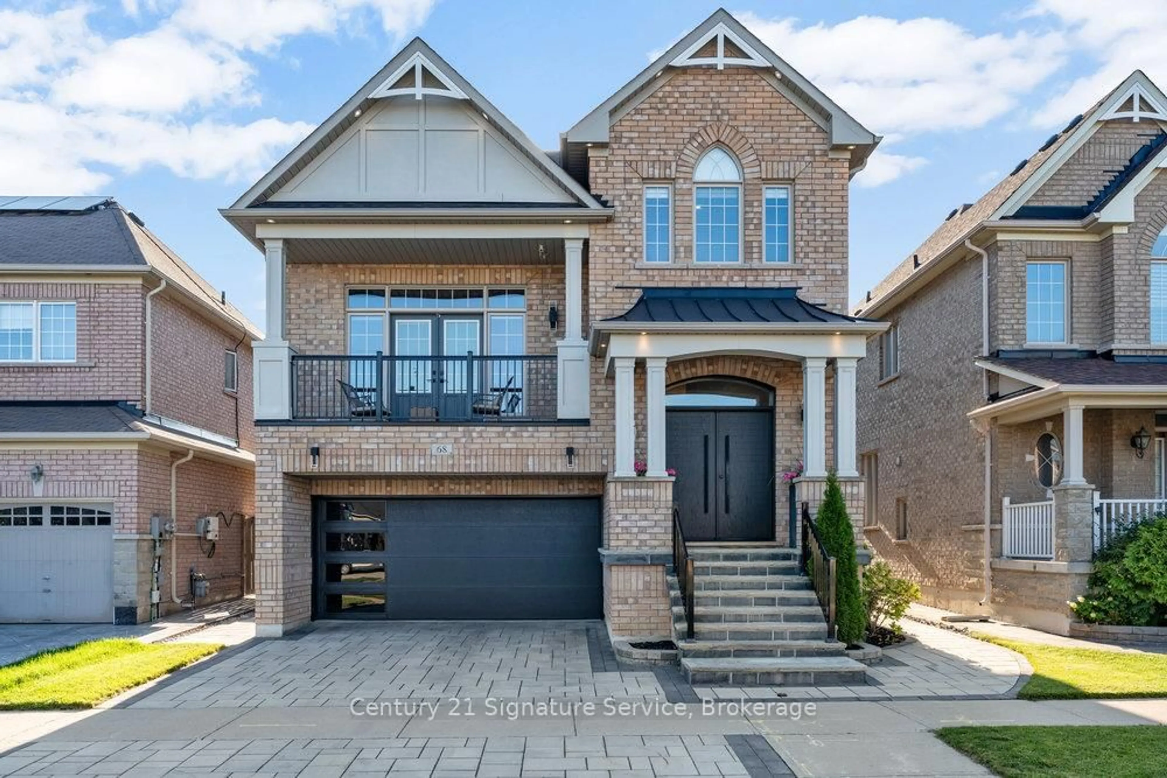 Home with brick exterior material, street for 68 Greendale Ave, Whitchurch-Stouffville Ontario L4A 0S2