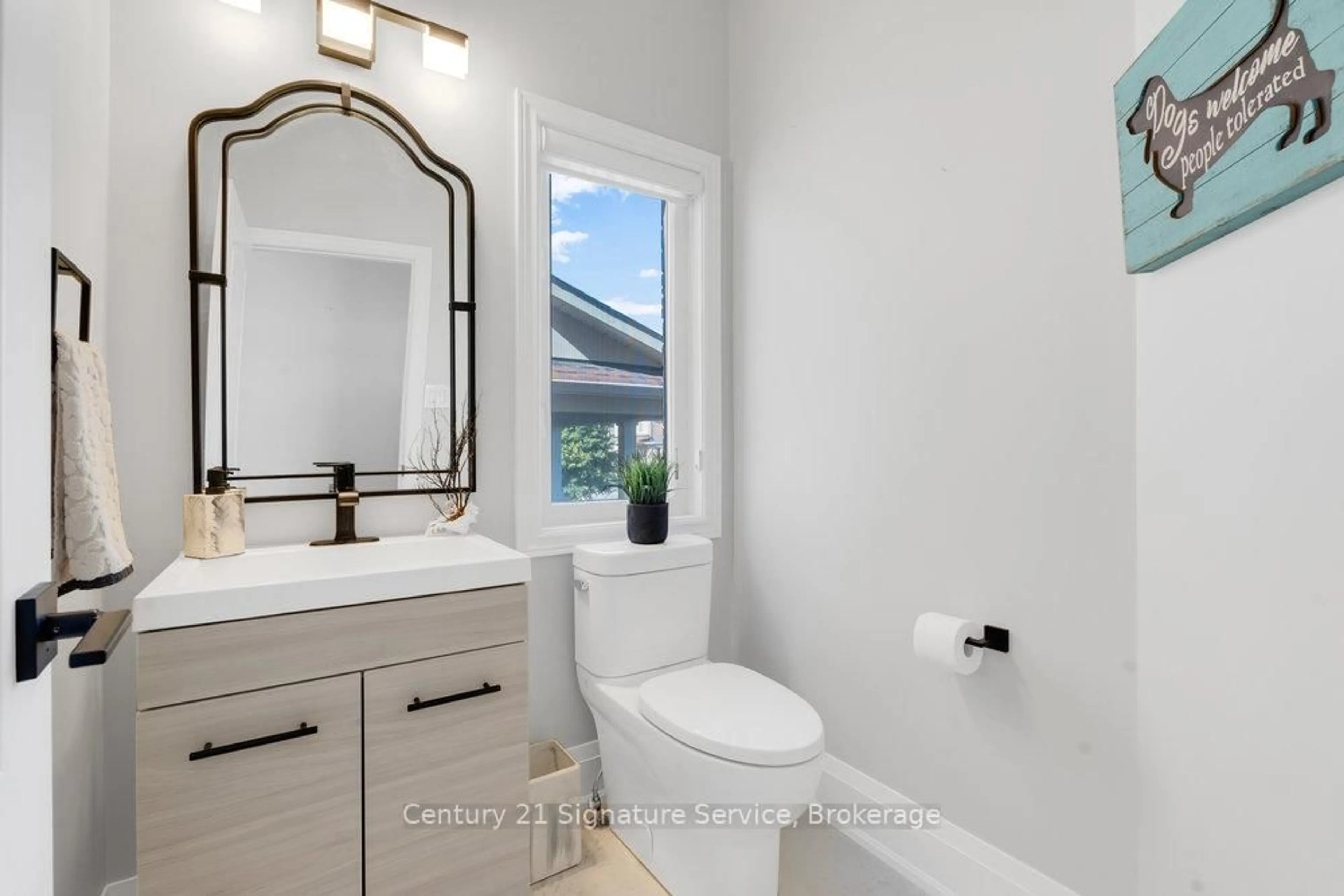 Contemporary bathroom, ceramic/tile floor for 68 Greendale Ave, Whitchurch-Stouffville Ontario L4A 0S2