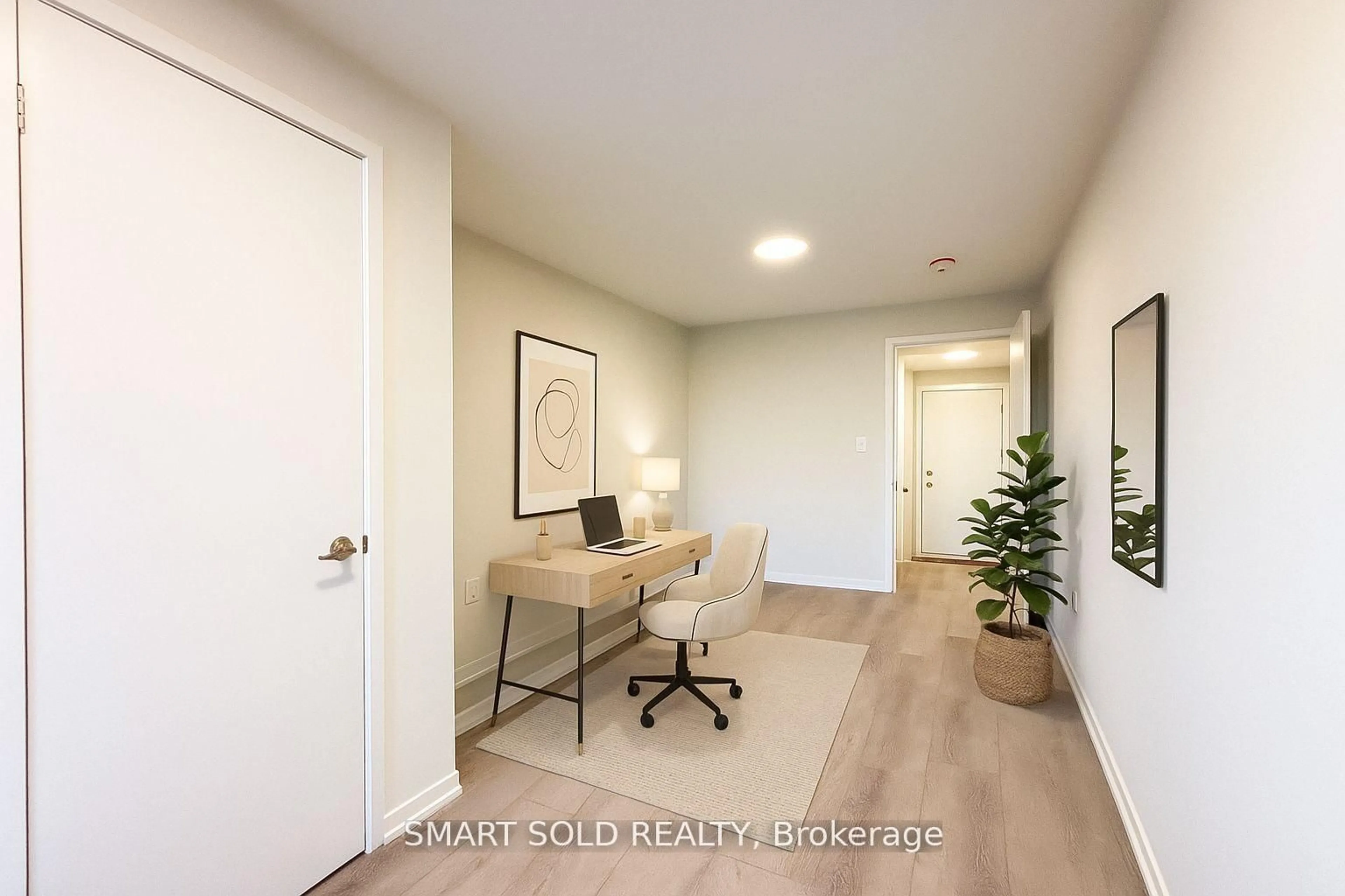Indoor entryway for 8 Matawin Lane, Richmond Hill Ontario L4B 0H8