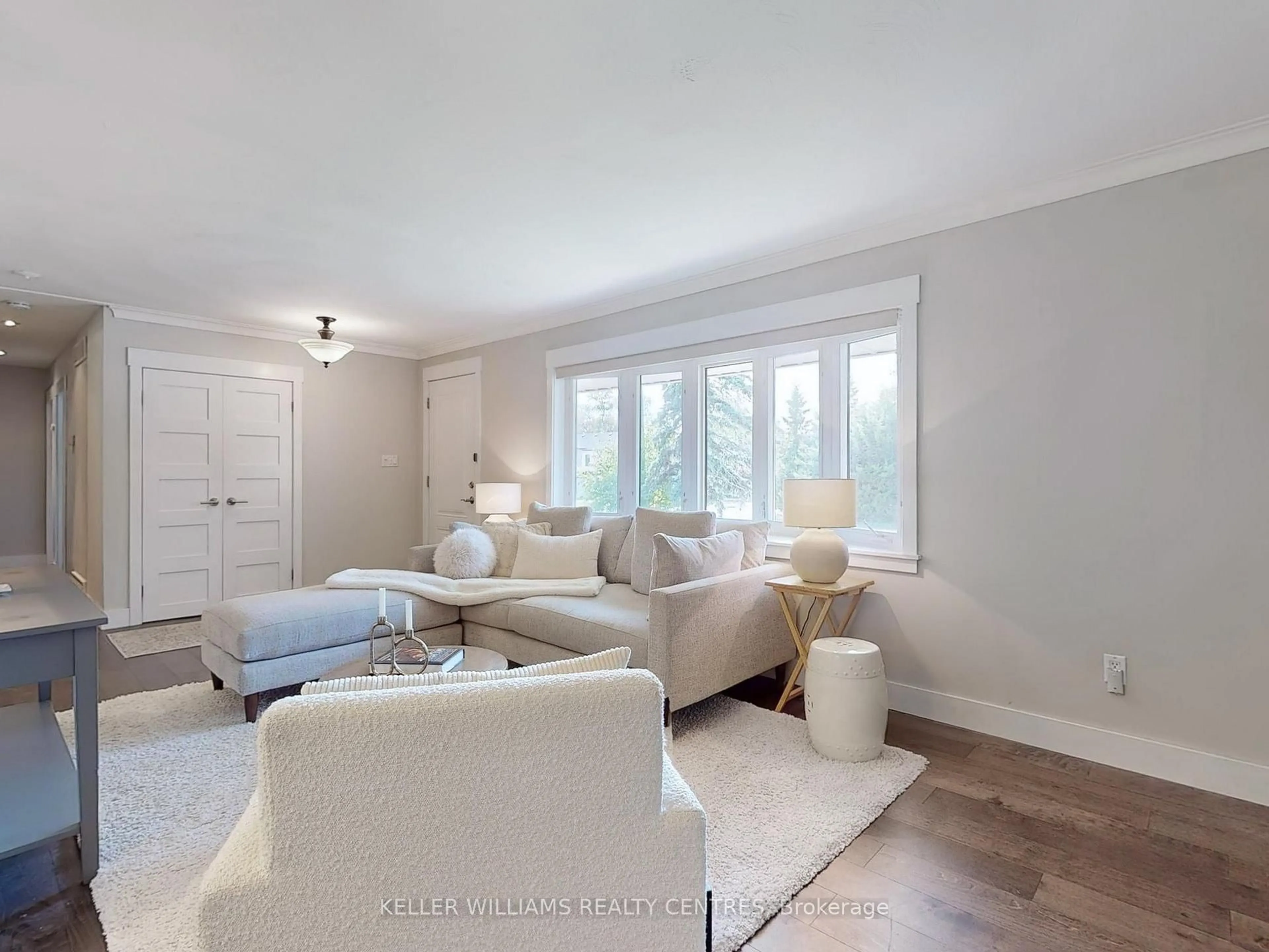 Living room with furniture, unknown for 128 Maytree Ave, Whitchurch-Stouffville Ontario L4A 1G2