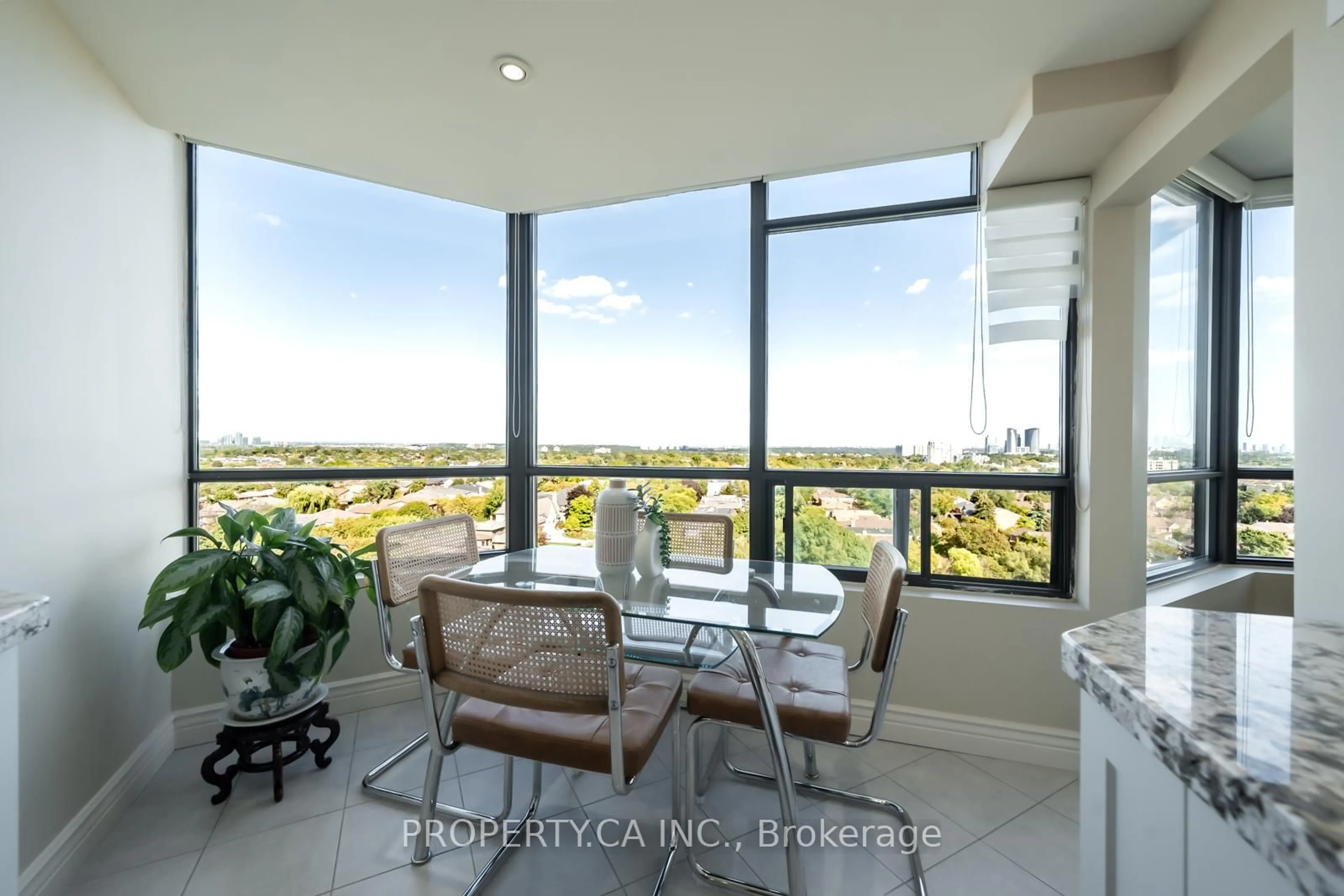 Dining room, ceramic/tile floor for 7460 Bathurst St #1405, Vaughan Ontario L4J 7K9