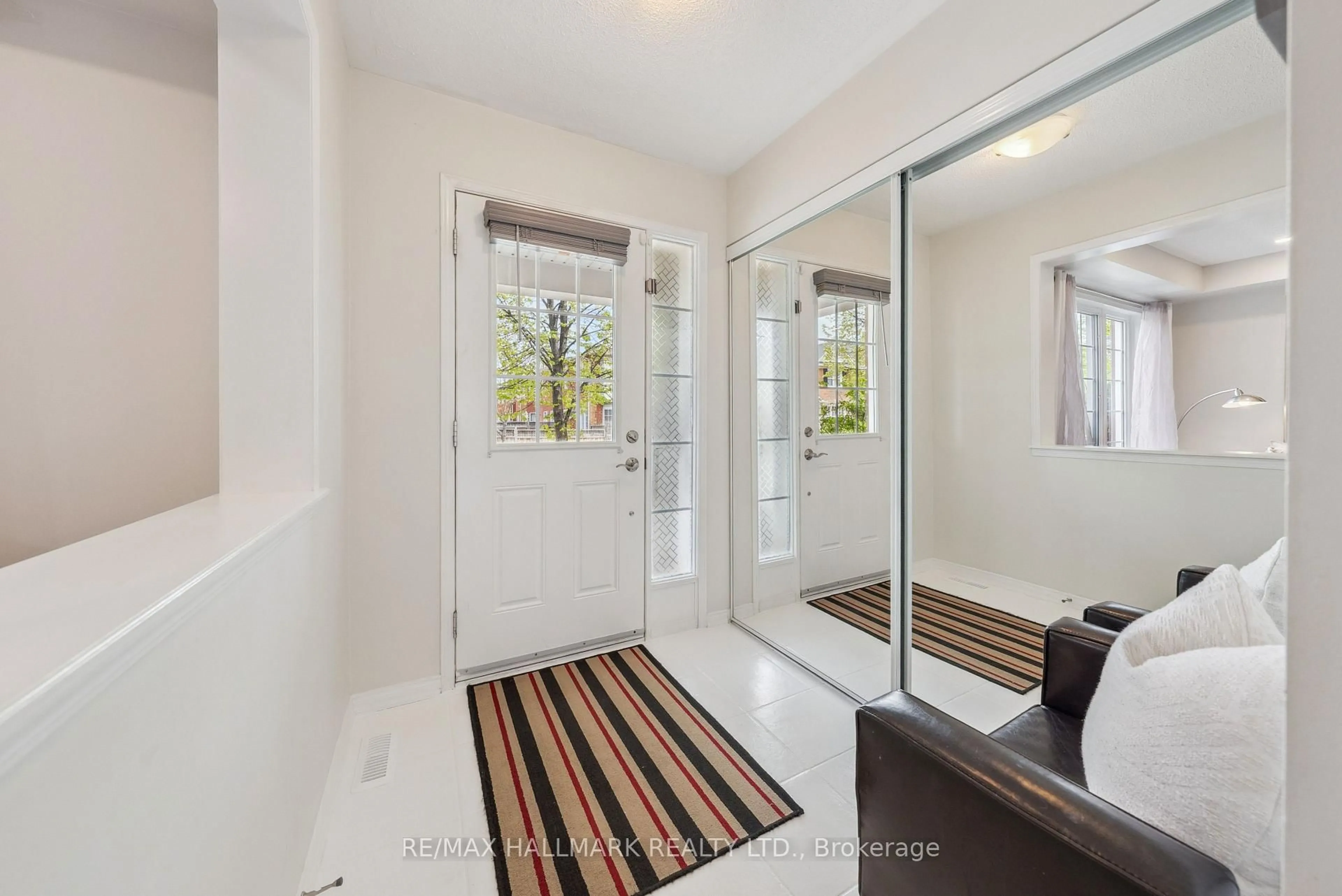 Indoor entryway for 6 Calafia St, Markham Ontario L6B 0H6