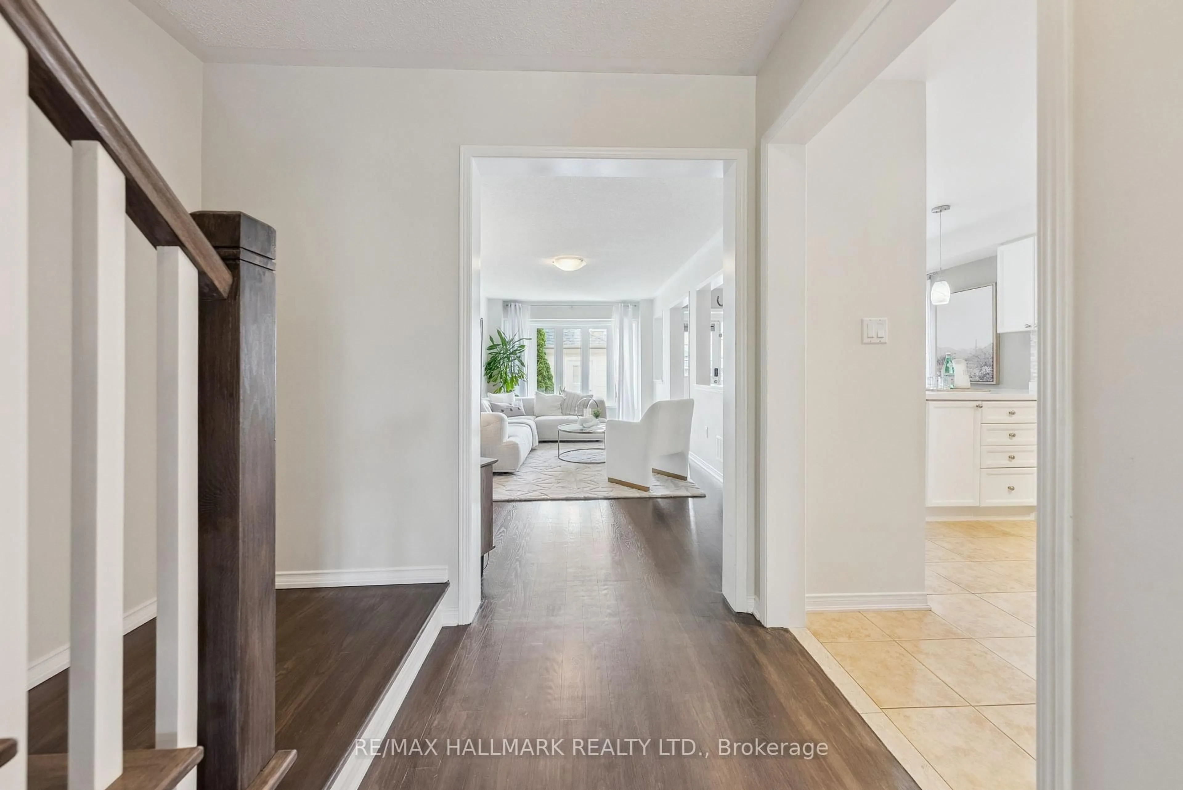 Indoor entryway for 6 Calafia St, Markham Ontario L6B 0H6