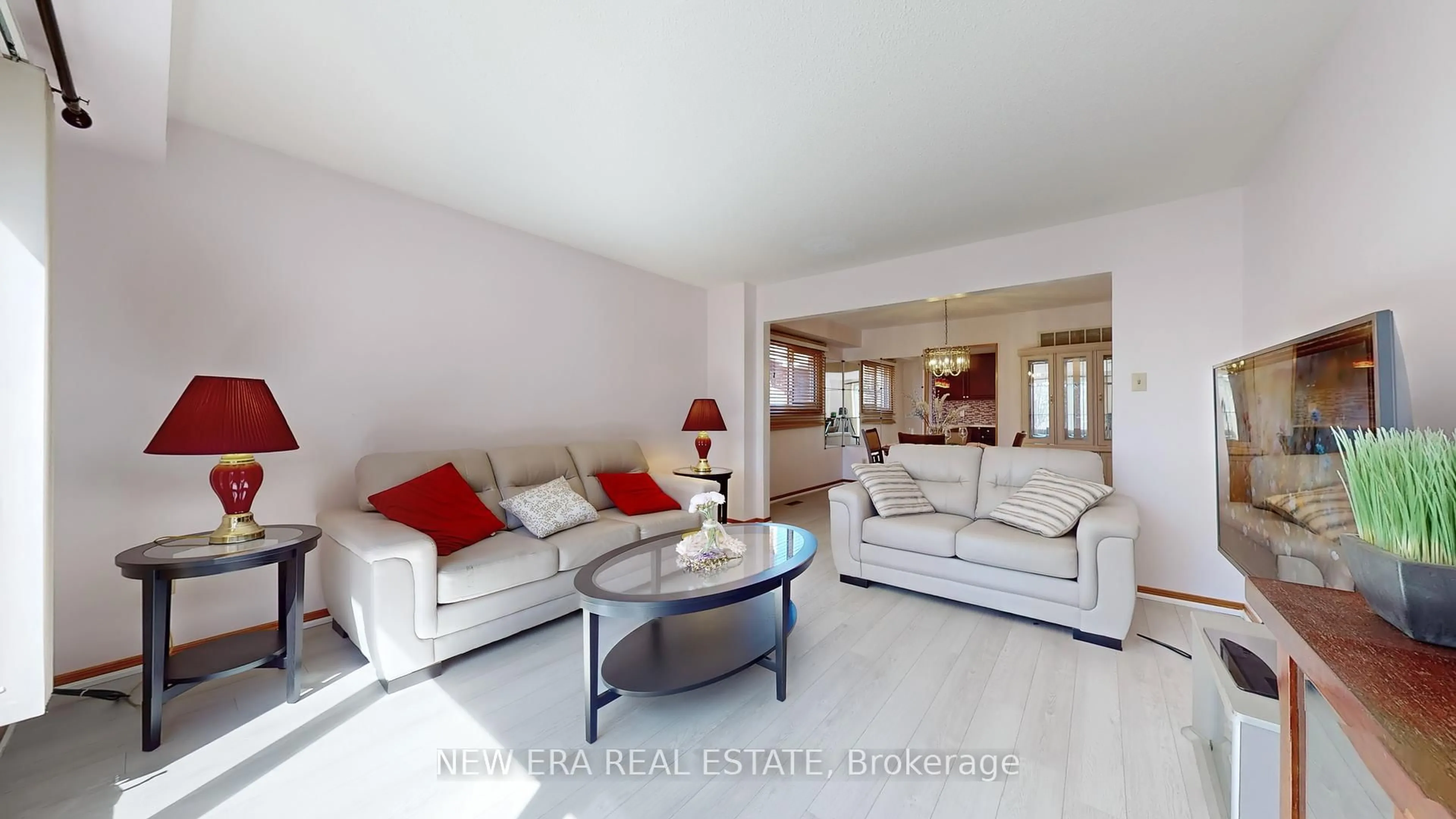 Living room with furniture, ceramic/tile floor for 100 Cherry Hills Rd, Vaughan Ontario L4K 1M5
