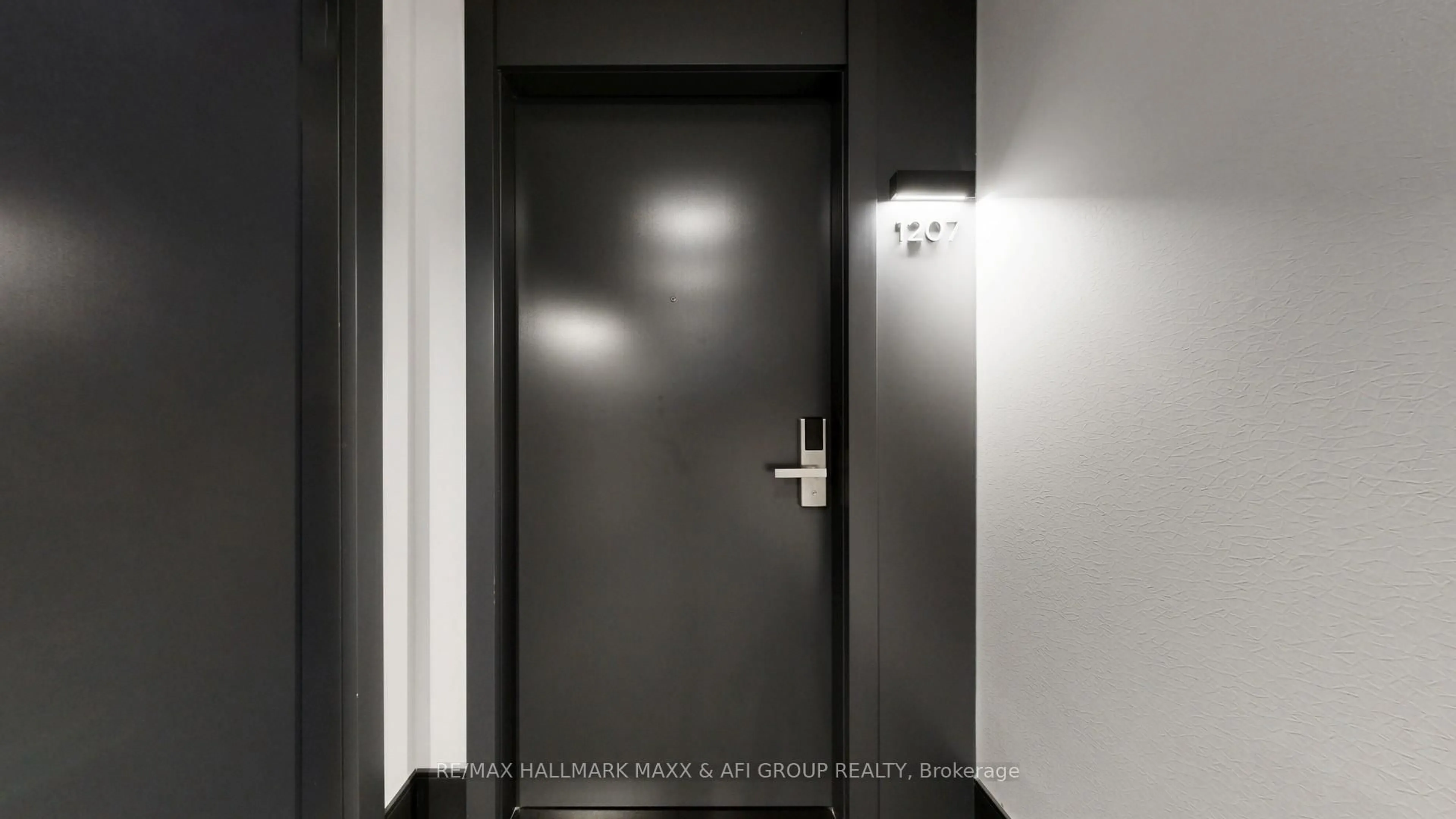Indoor foyer for 12 Gandhi Lane #1207, Markham Ontario L3T 0G8