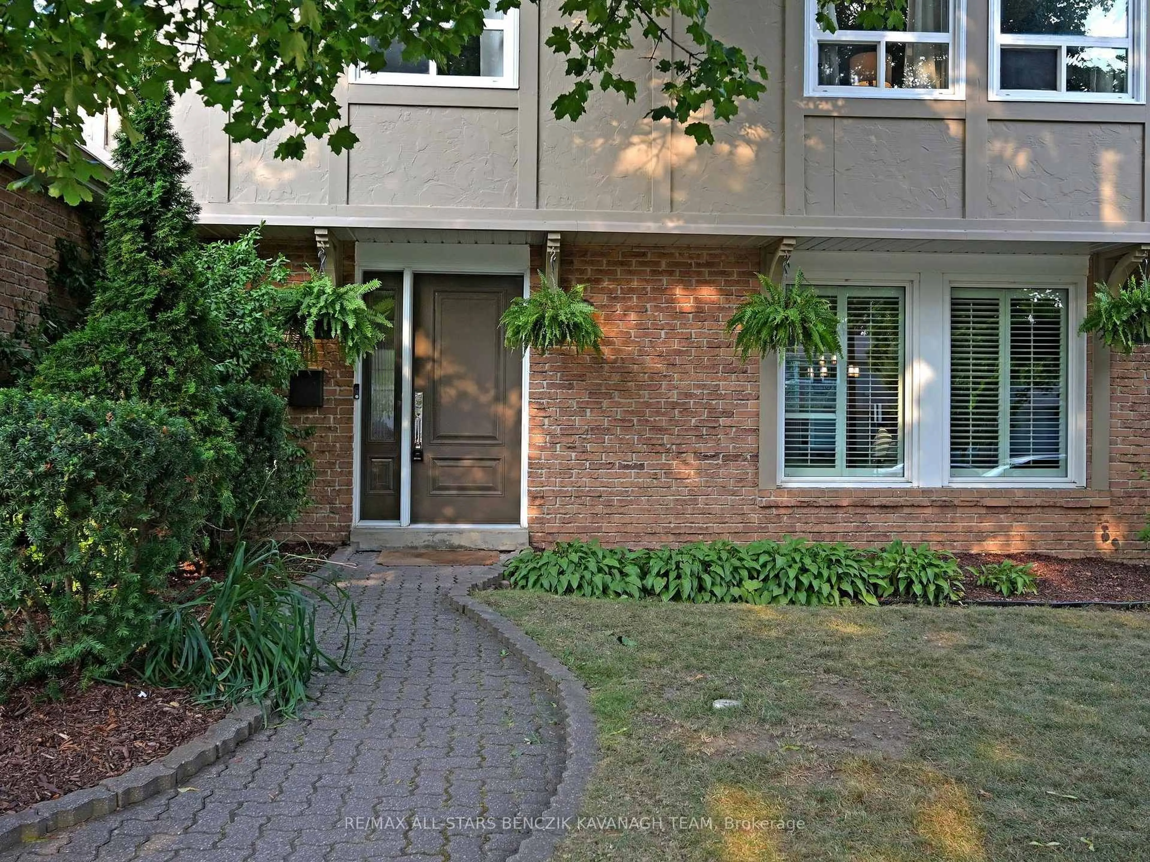 Home with brick exterior material, street for 93 Sir Lancelot Dr, Markham Ontario L3P 2J3