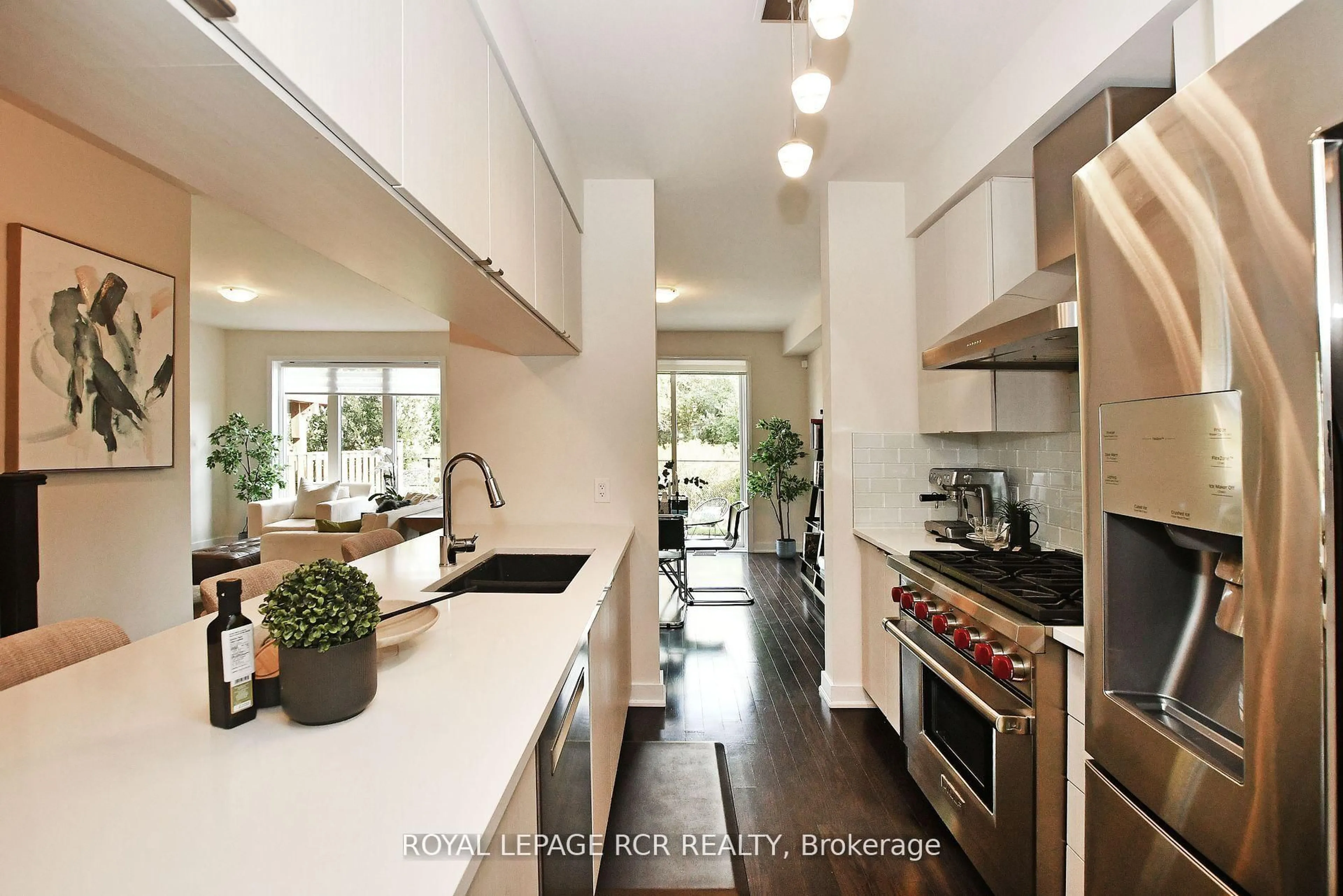 Contemporary kitchen, ceramic/tile floor for 65 Anchusa Dr, Richmond Hill Ontario L4E 1C6