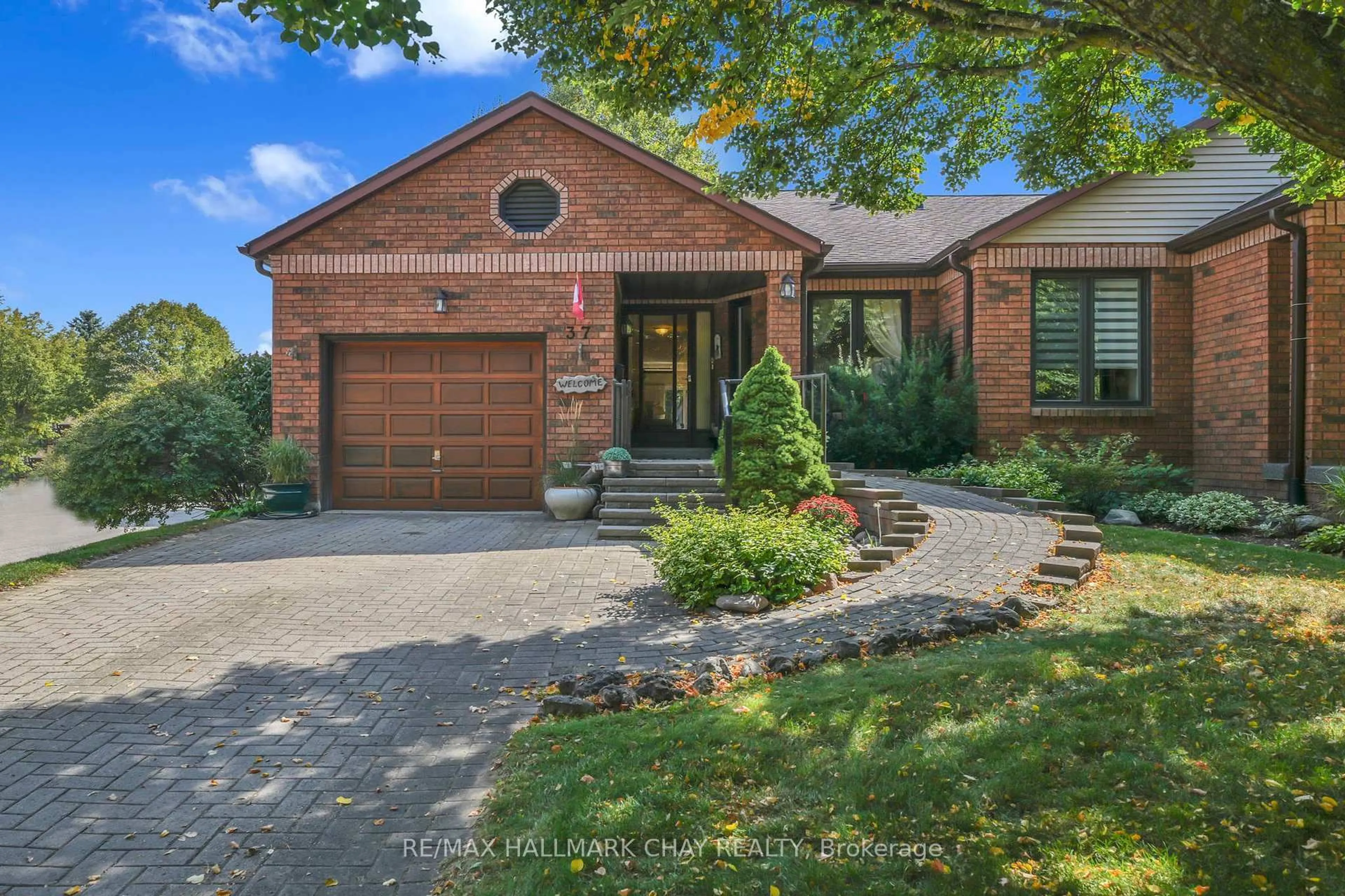 Home with brick exterior material, street for 37 Riverview Rd, New Tecumseth Ontario L9R 1R9
