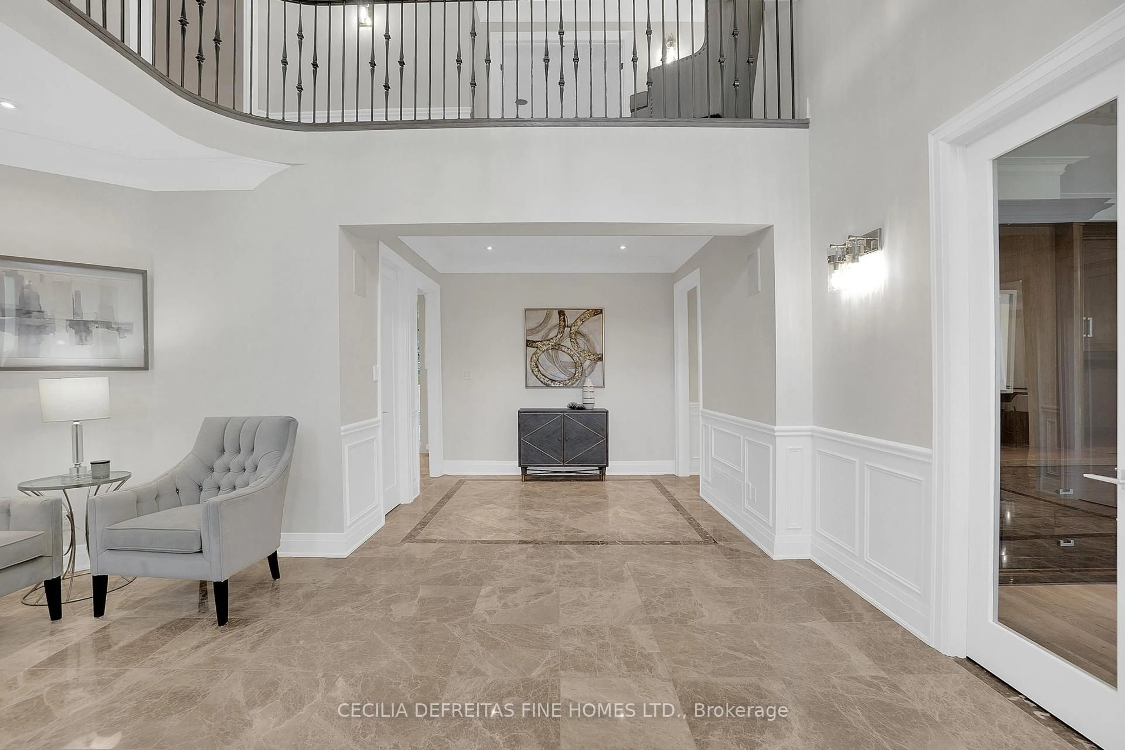 Indoor foyer for 74 Mactaggart Dr, King Ontario L0G 1N0