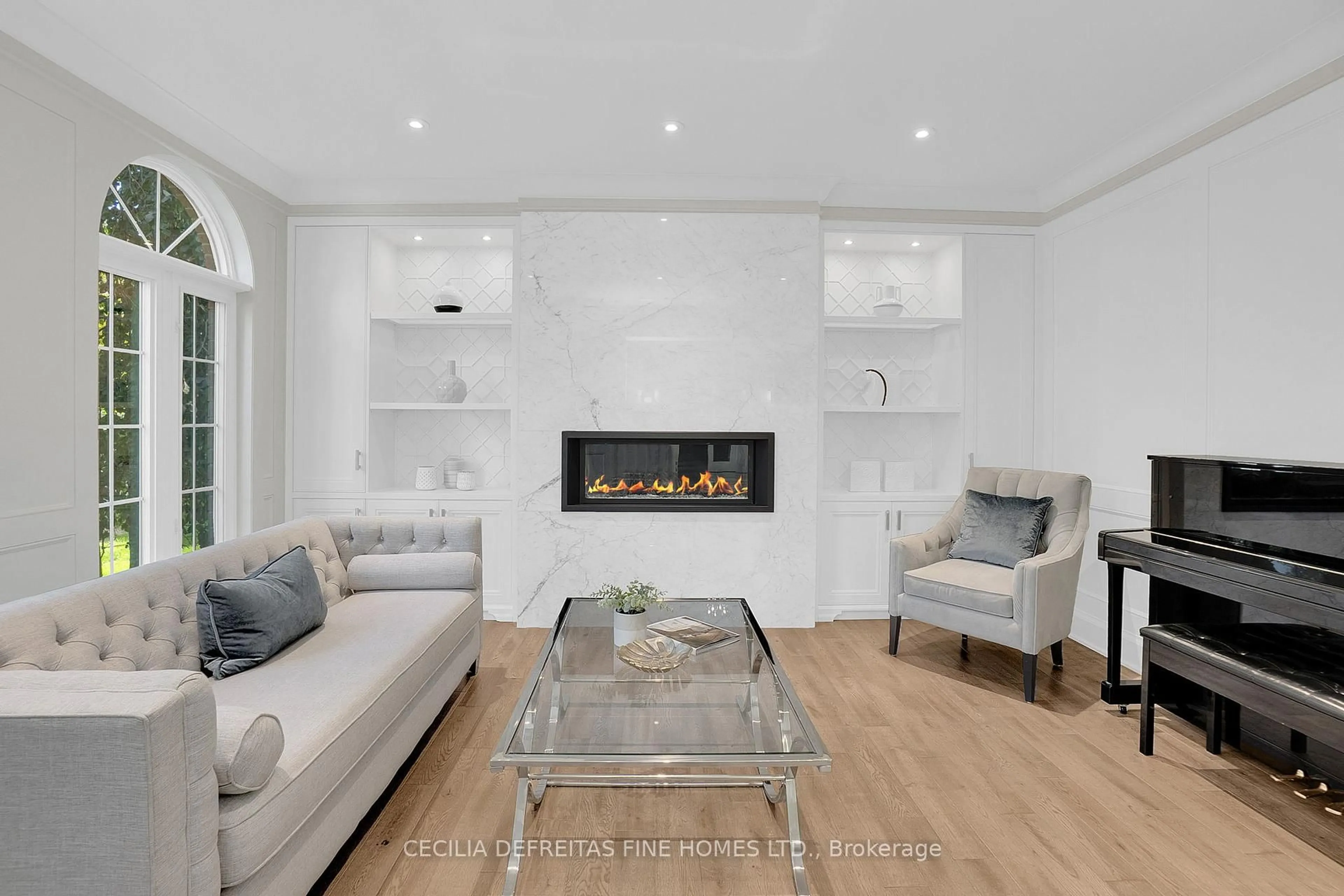 Living room with furniture, unknown for 74 Mactaggart Dr, King Ontario L0G 1N0