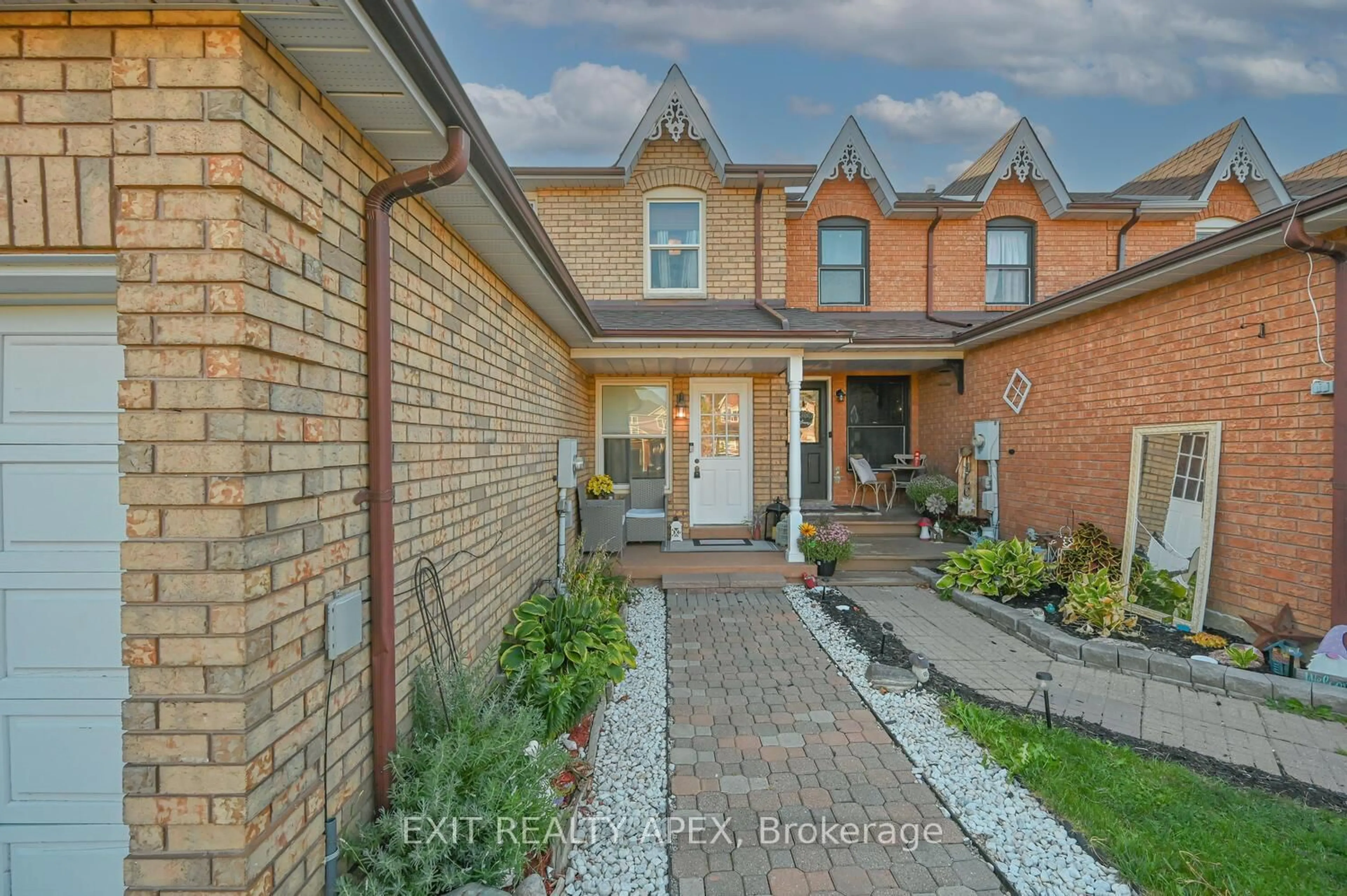 Home with brick exterior material, street for 138 Heydon Ave, New Tecumseth Ontario L9R 1P1