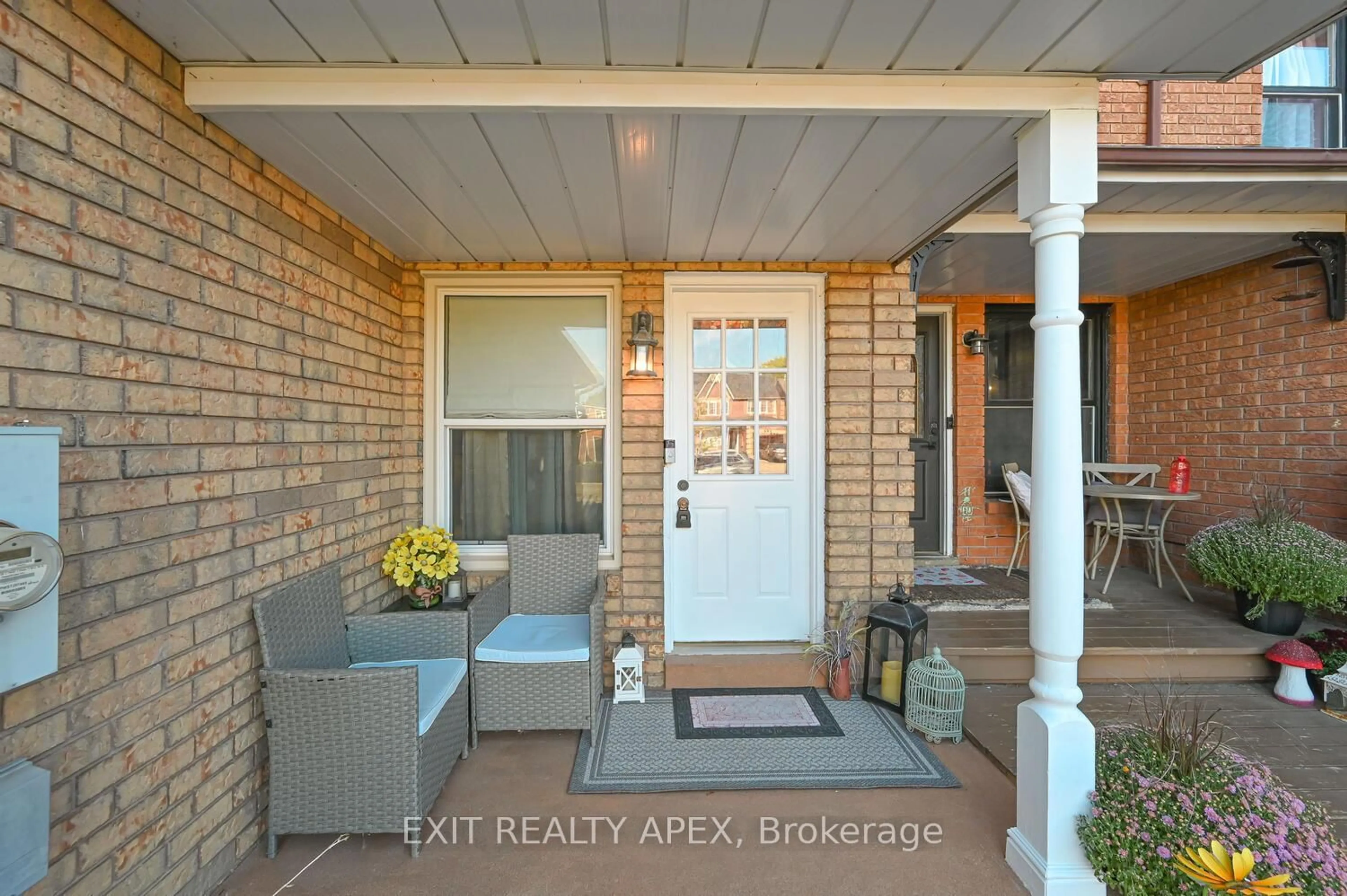 Indoor entryway for 138 Heydon Ave, New Tecumseth Ontario L9R 1P1