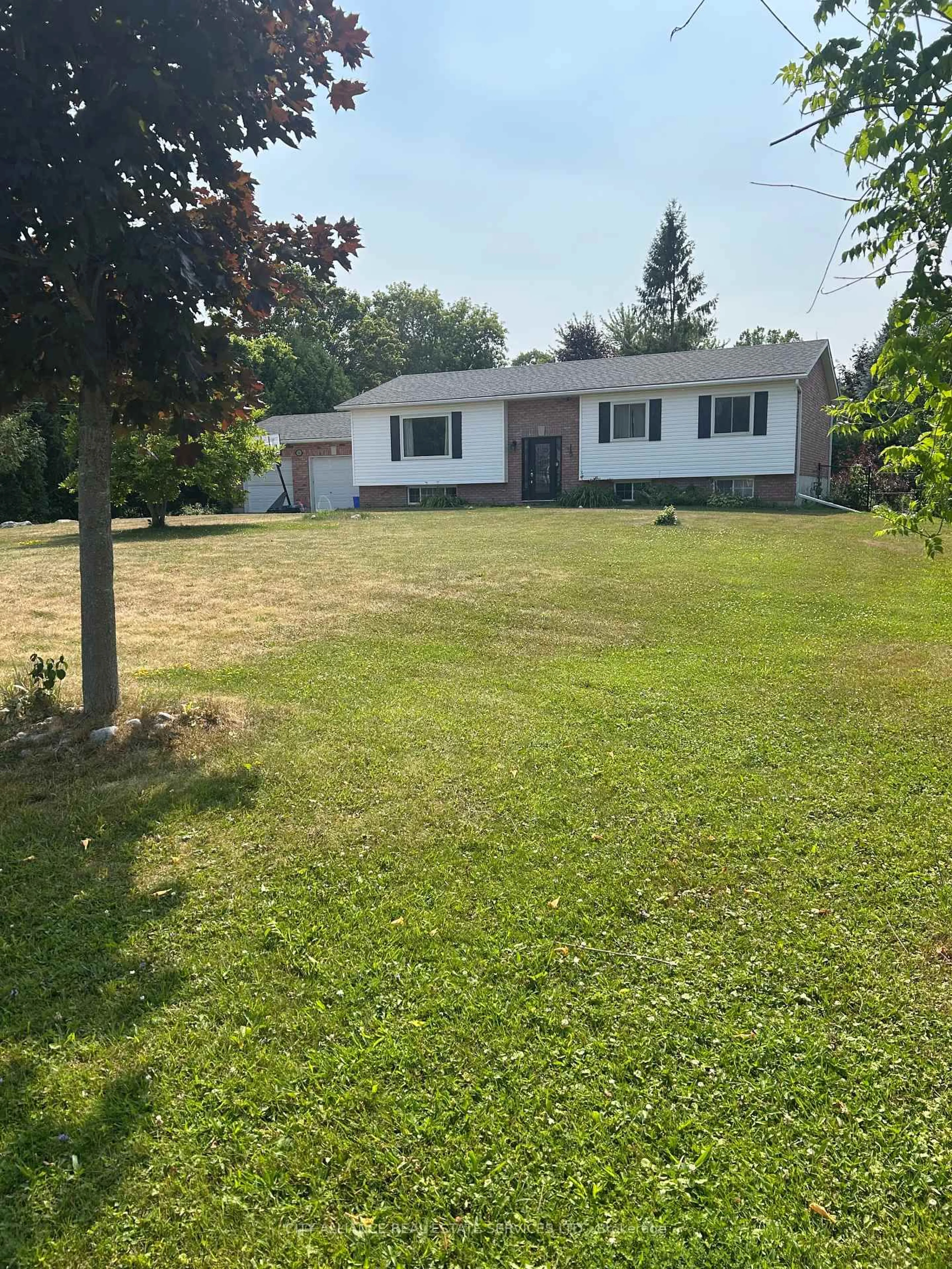 A pic from outside/outdoor area/front of a property/back of a property/a pic from drone, street for 28 Joel Ave, Georgina Ontario L0E 1S0