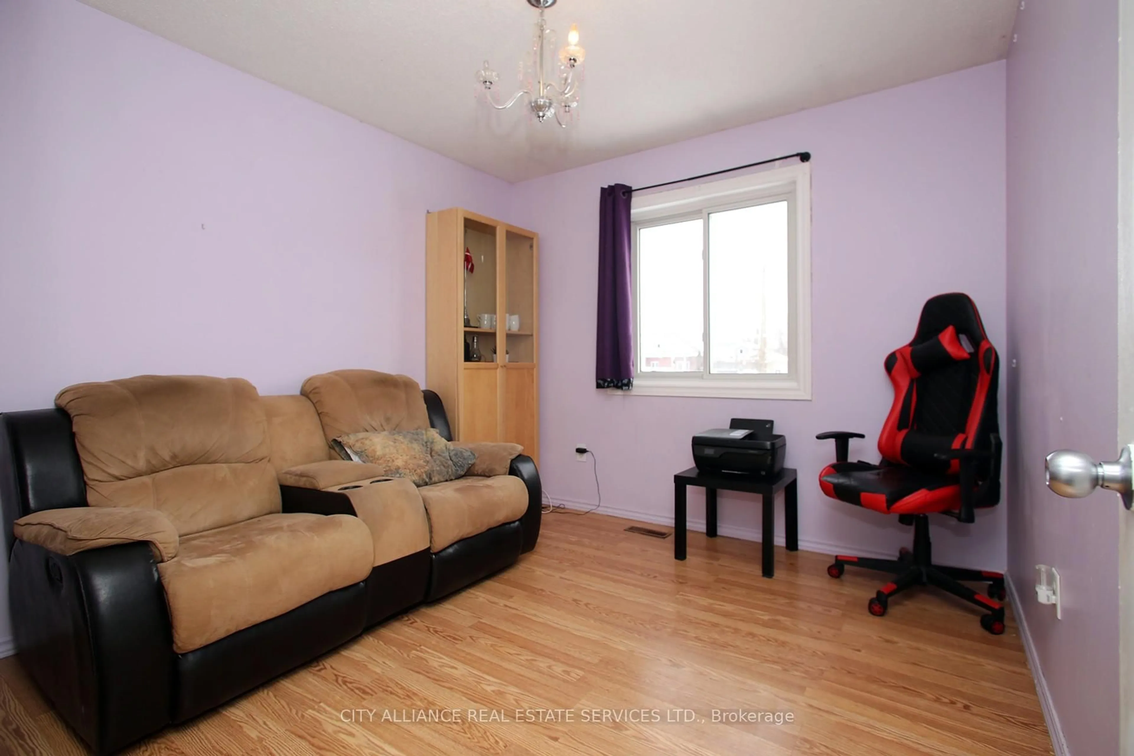 A pic of a room for 28 Joel Ave, Georgina Ontario L0E 1S0