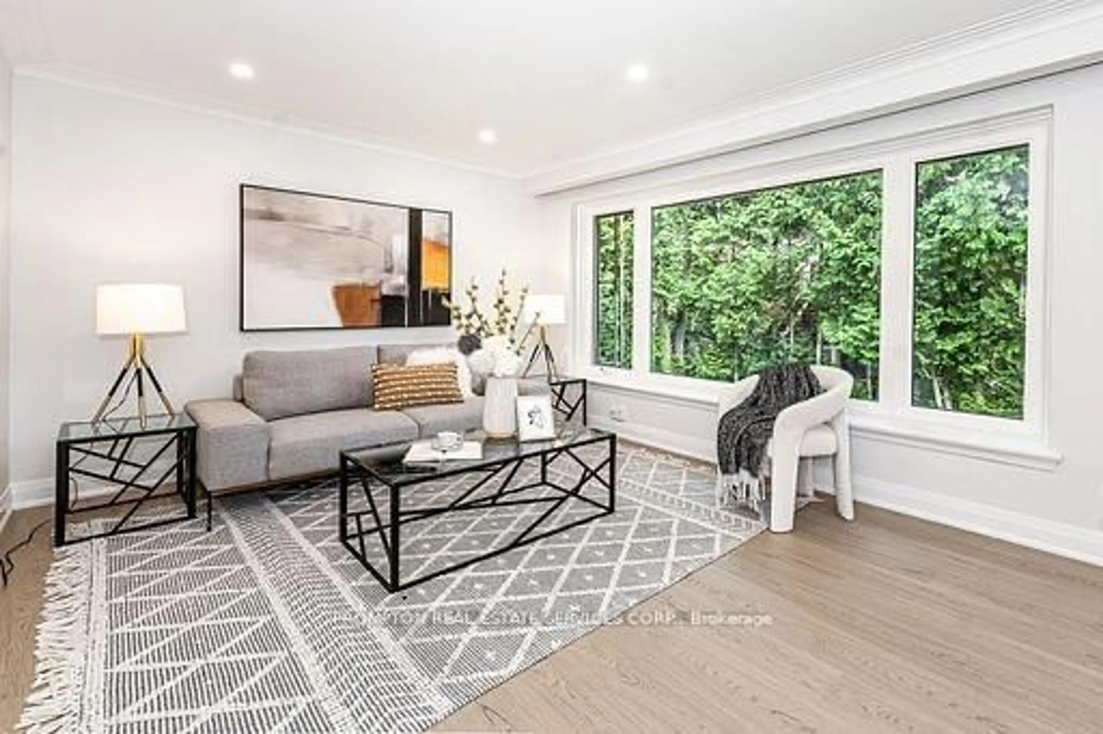 Living room with furniture, unknown for 318 Paliser Cres, Richmond Hill Ontario L4C 1R8