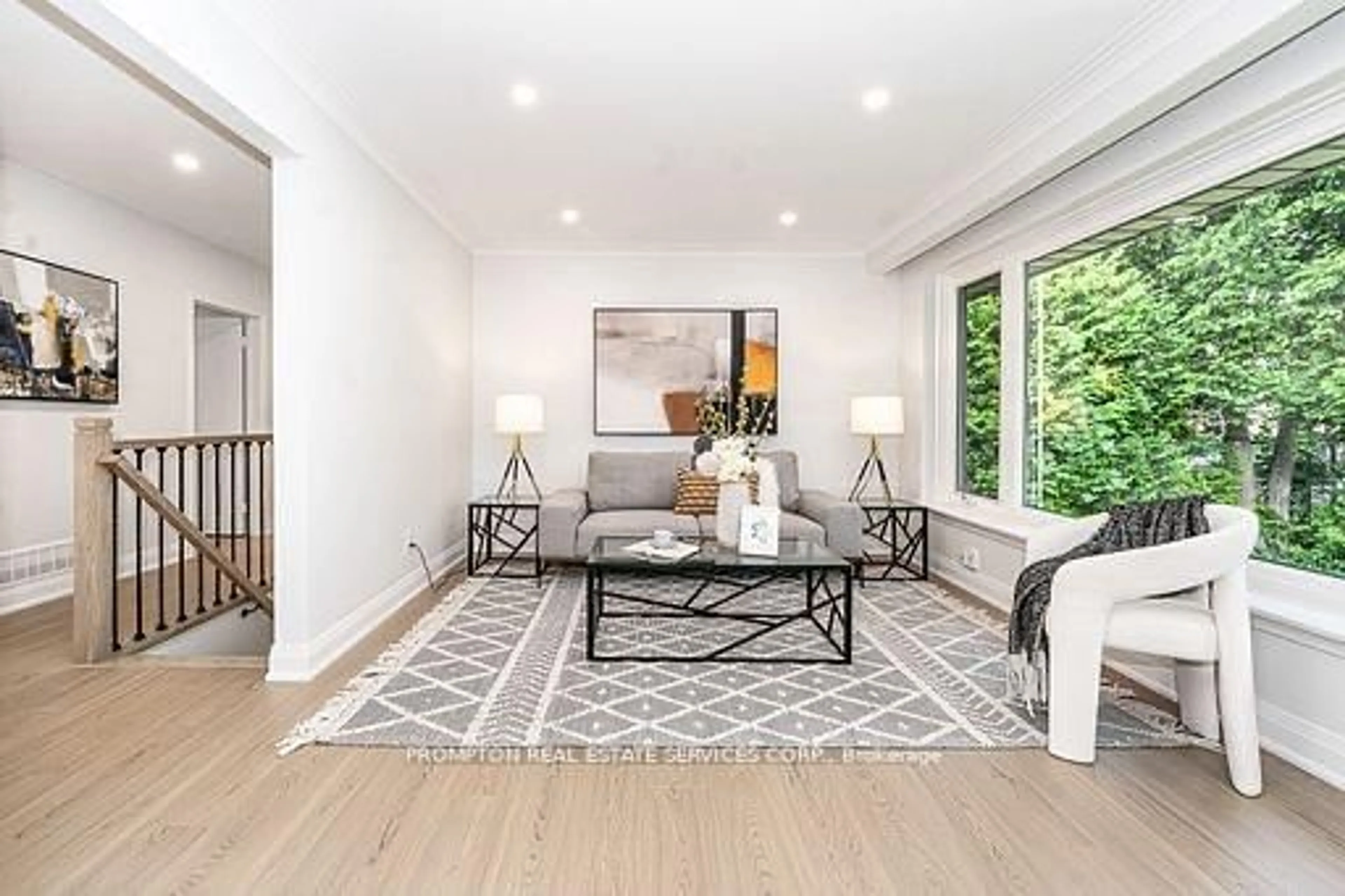 Unknown for 318 Paliser Cres, Richmond Hill Ontario L4C 1R8