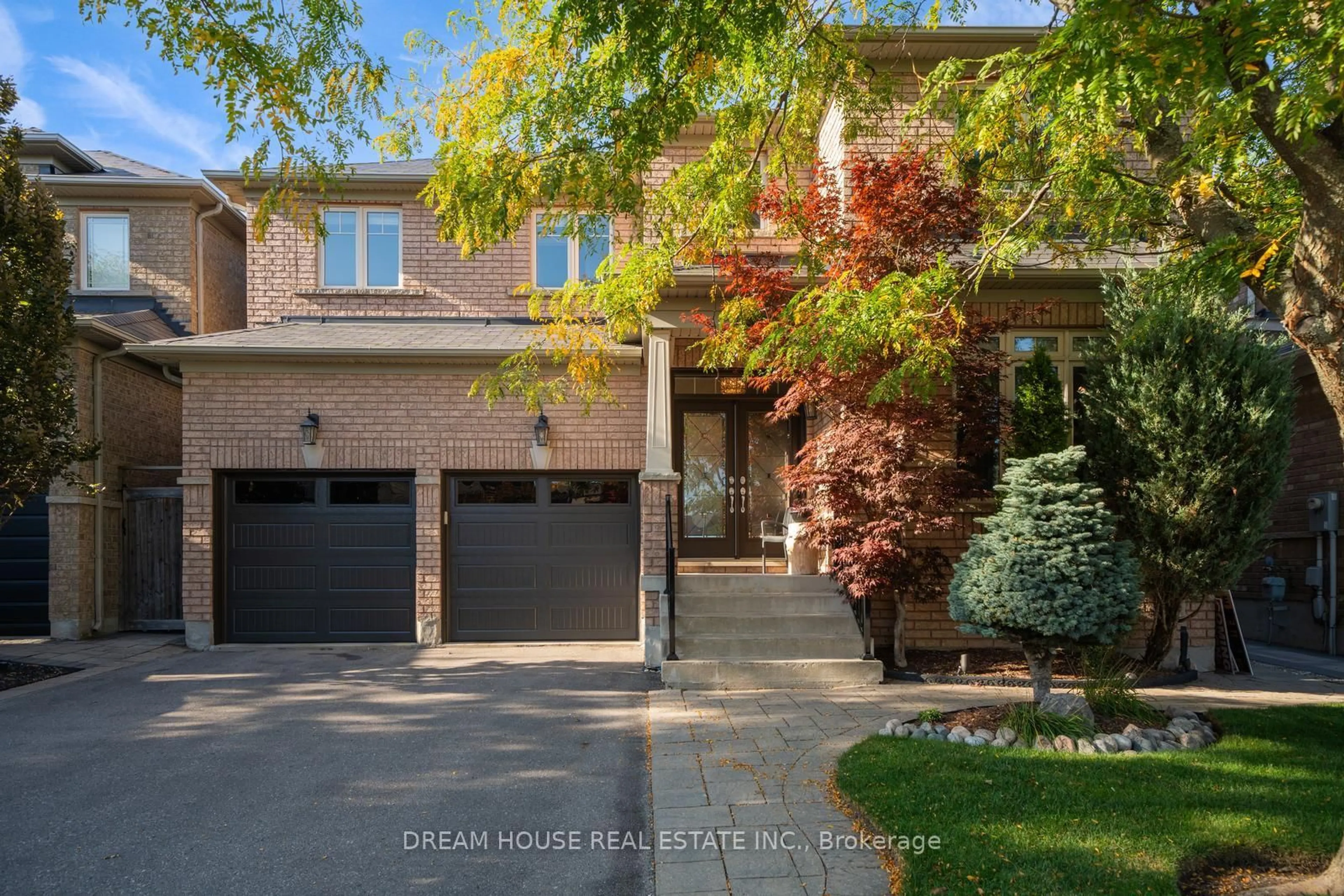 Home with brick exterior material, street for 20 Heather Dr, Richmond Hill Ontario L4E 0N3