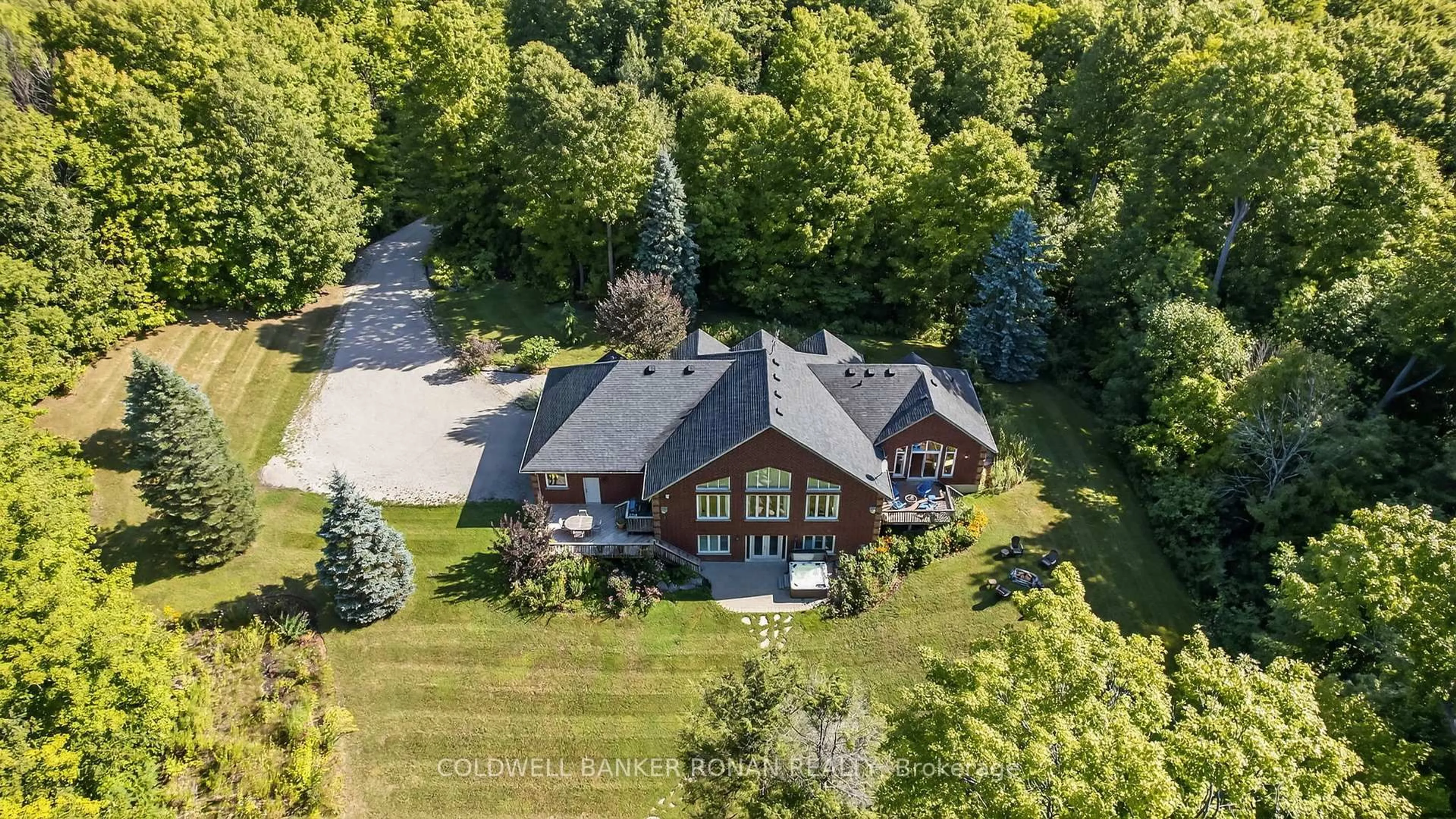 A pic from outside/outdoor area/front of a property/back of a property/a pic from drone, unknown for 7501 5th Sdrd, Adjala-Tosorontio Ontario L0G 1W0