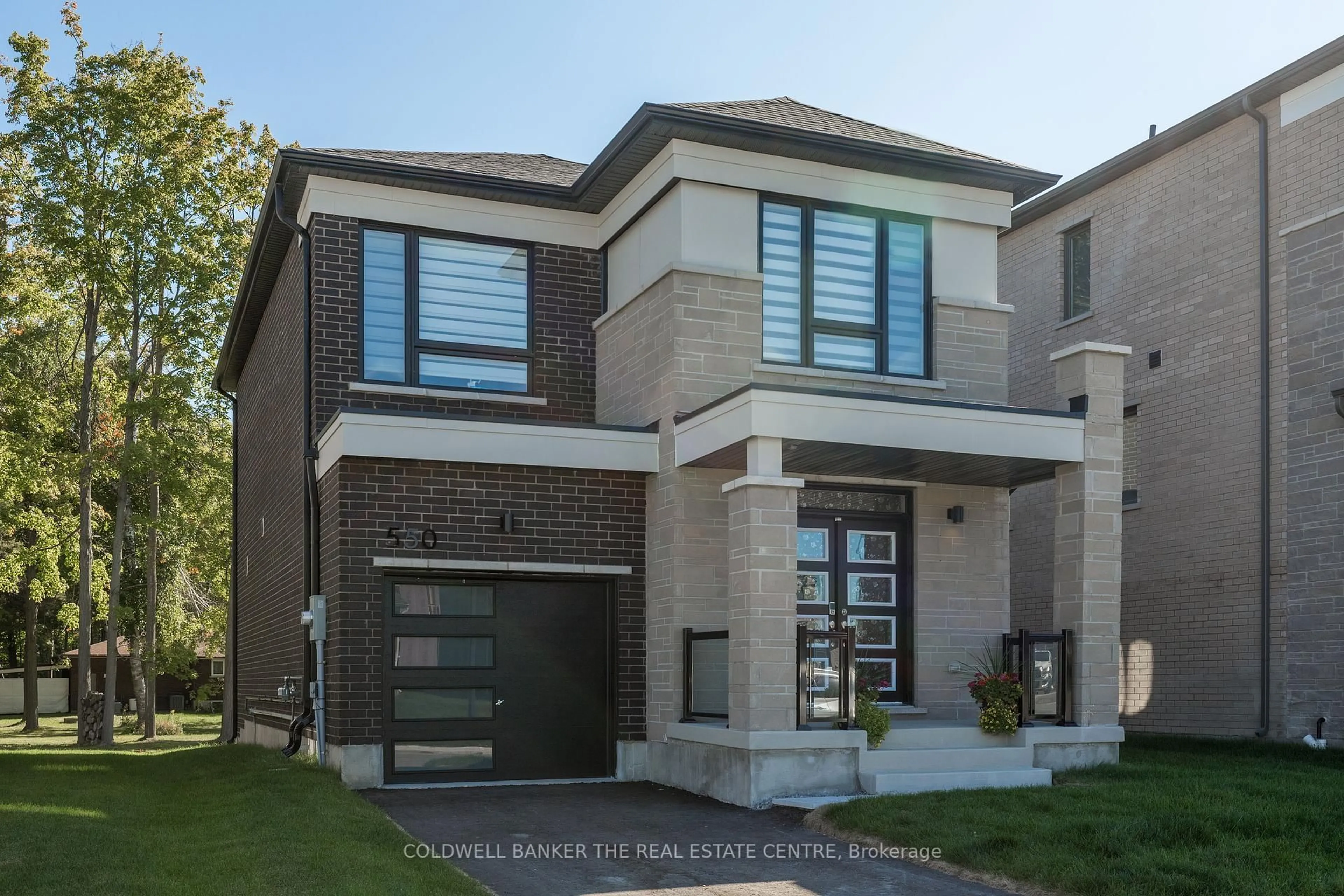 Home with brick exterior material, street for 550 Mika St, Innisfil Ontario L9S 0S3
