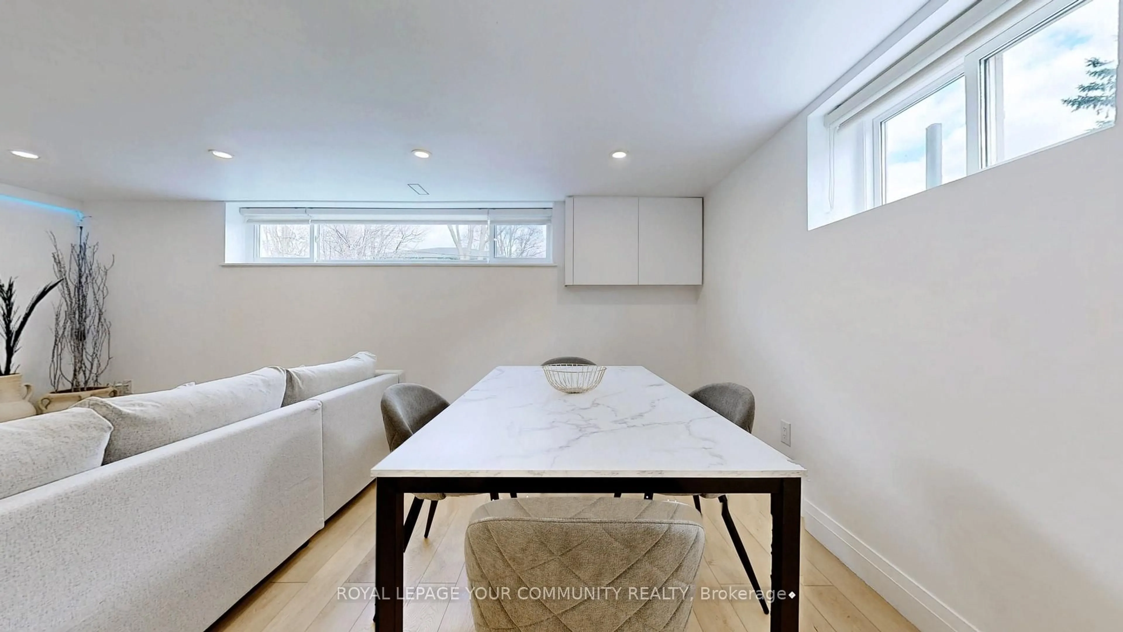 Unknown for 350 Red Maple Rd #905, Richmond Hill Ontario L4C 0T5