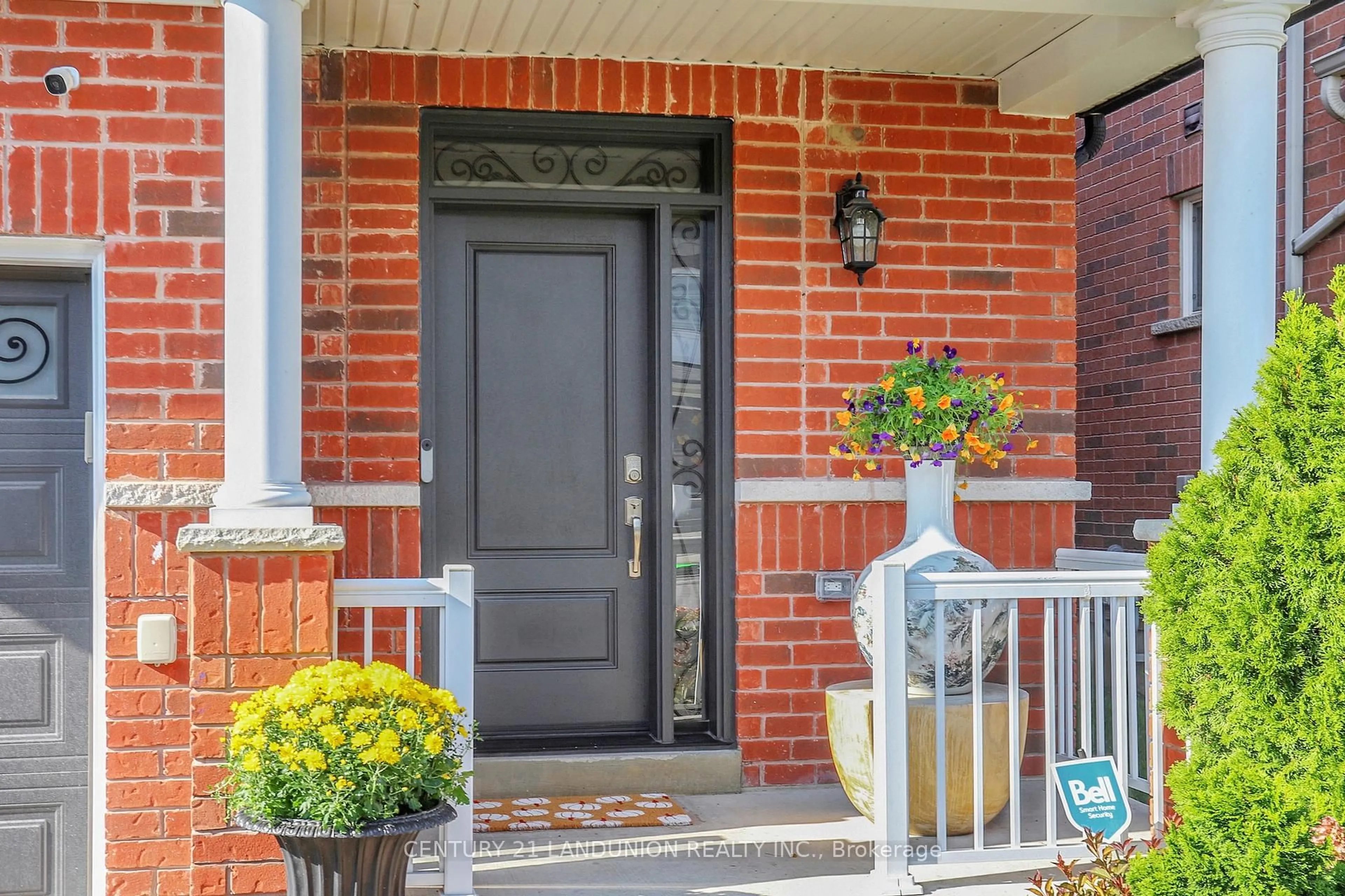 Home with brick exterior material, street for 101 Gar Lehman Ave, Whitchurch-Stouffville Ontario L4A 0W9