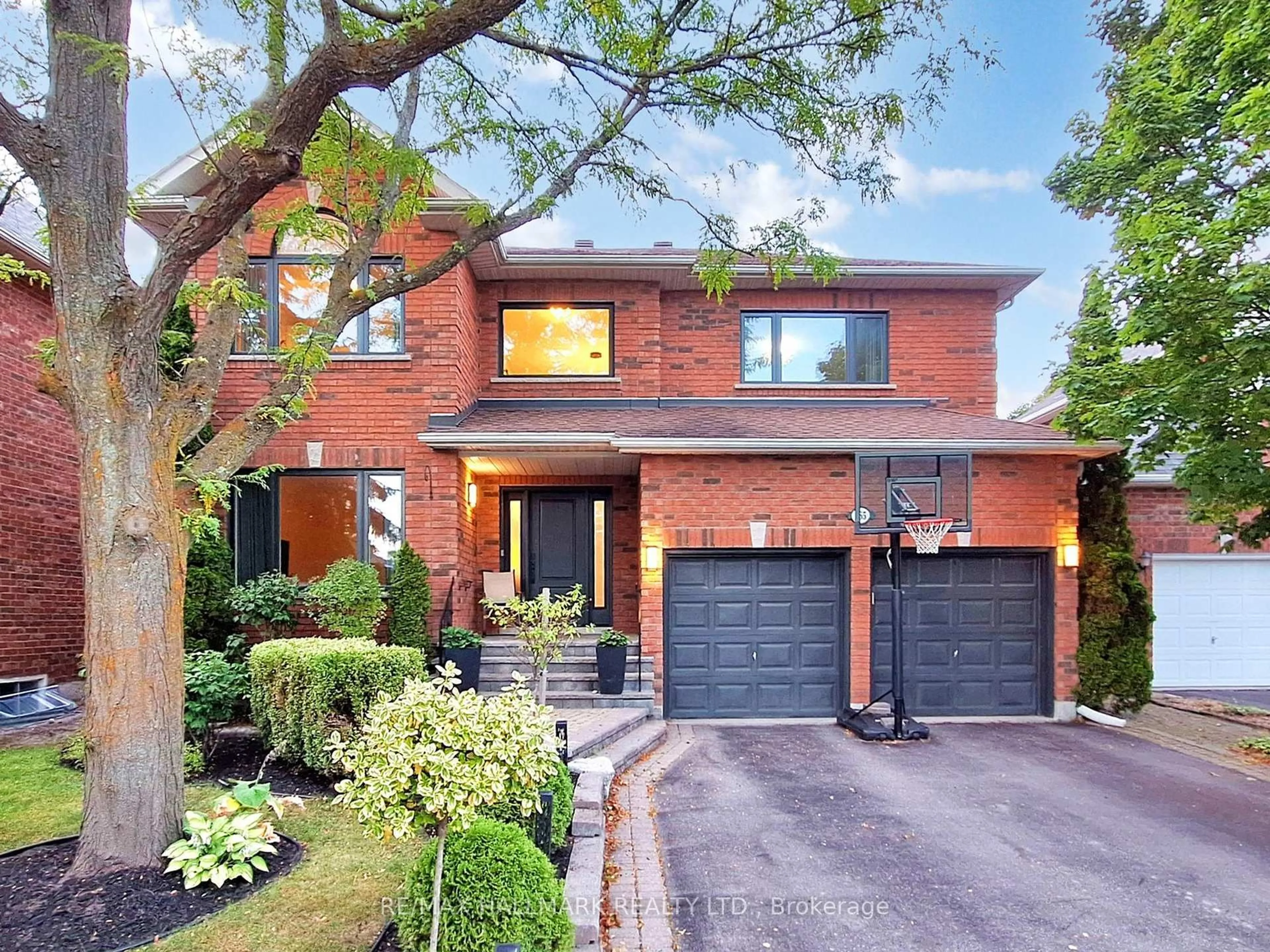 Home with brick exterior material, street for 165 Lori Ave, Whitchurch-Stouffville Ontario L4A 1K2