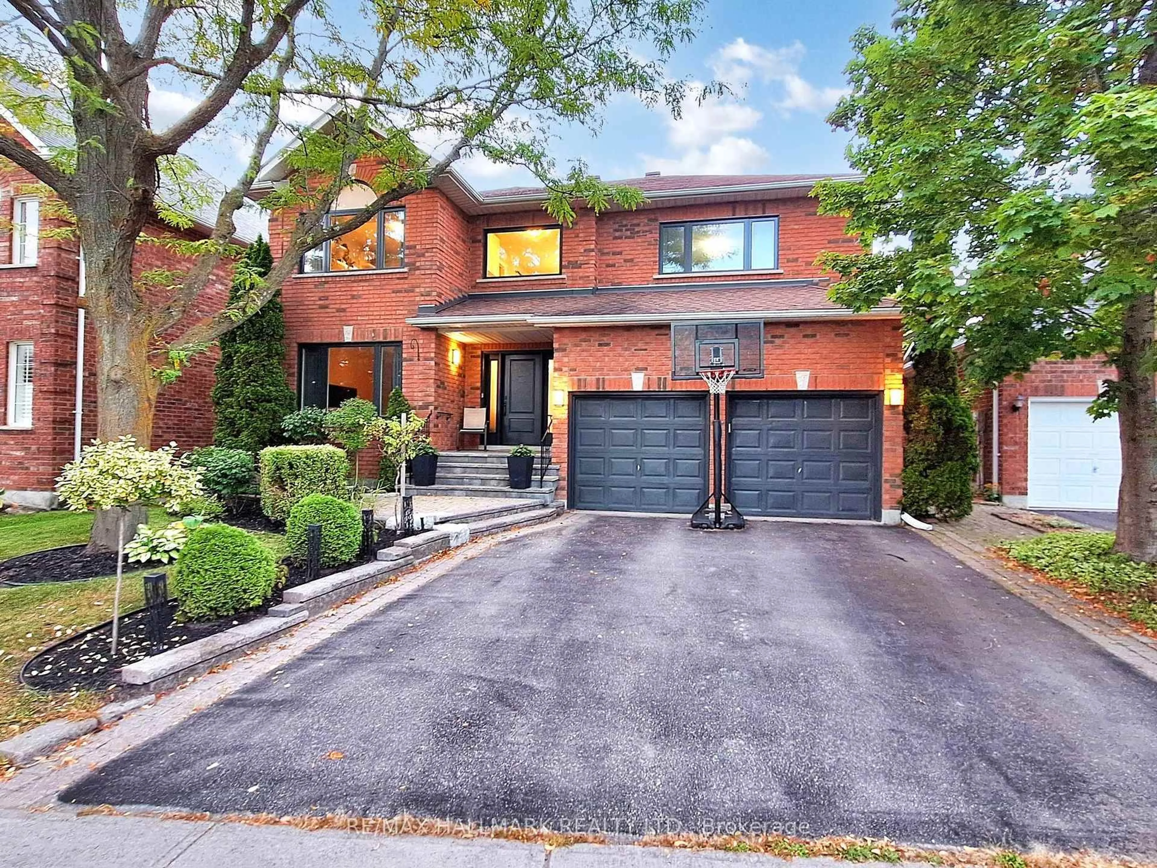 Home with brick exterior material, street for 165 Lori Ave, Whitchurch-Stouffville Ontario L4A 1K2