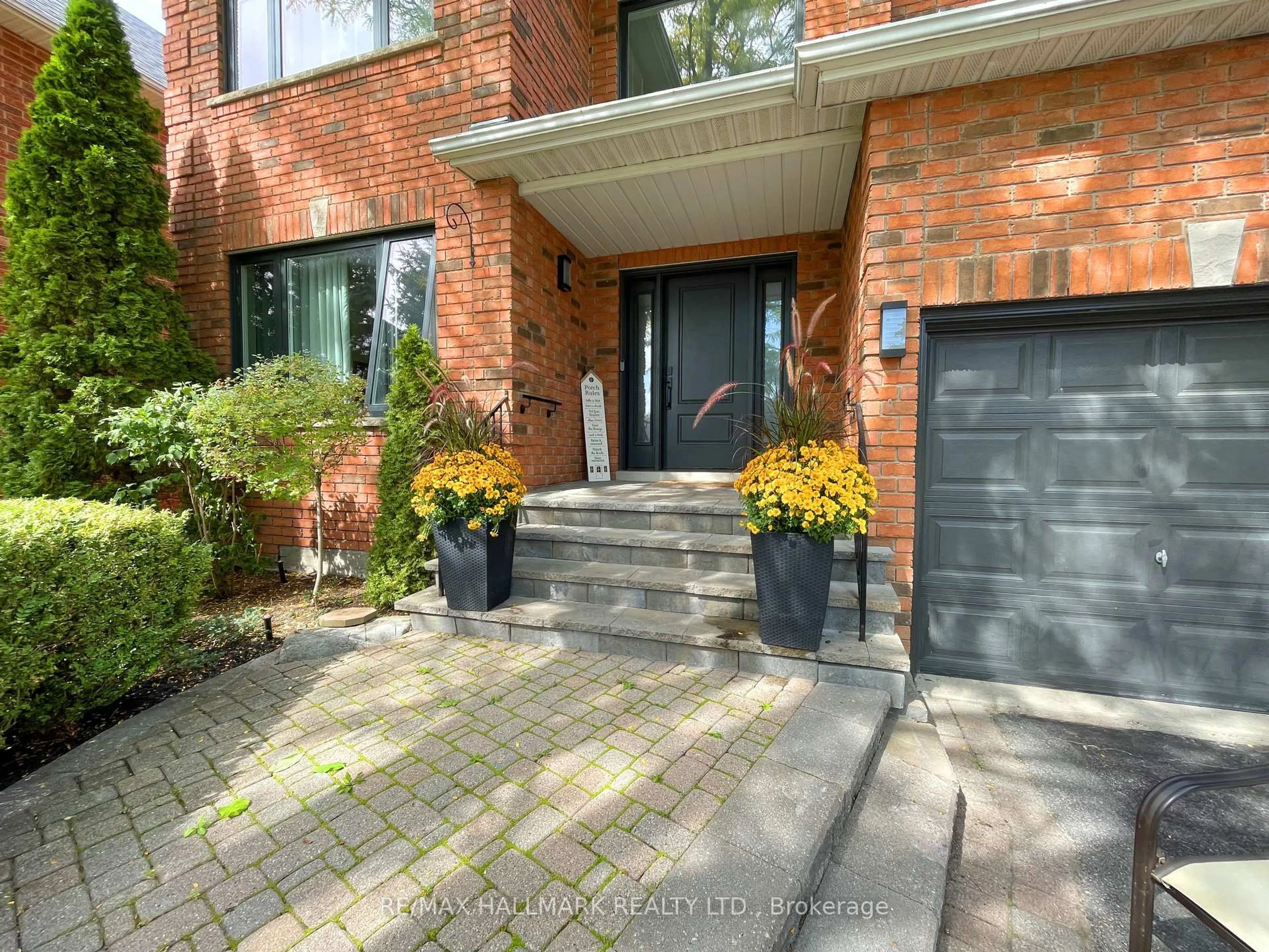 Home with brick exterior material, street for 165 Lori Ave, Whitchurch-Stouffville Ontario L4A 1K2