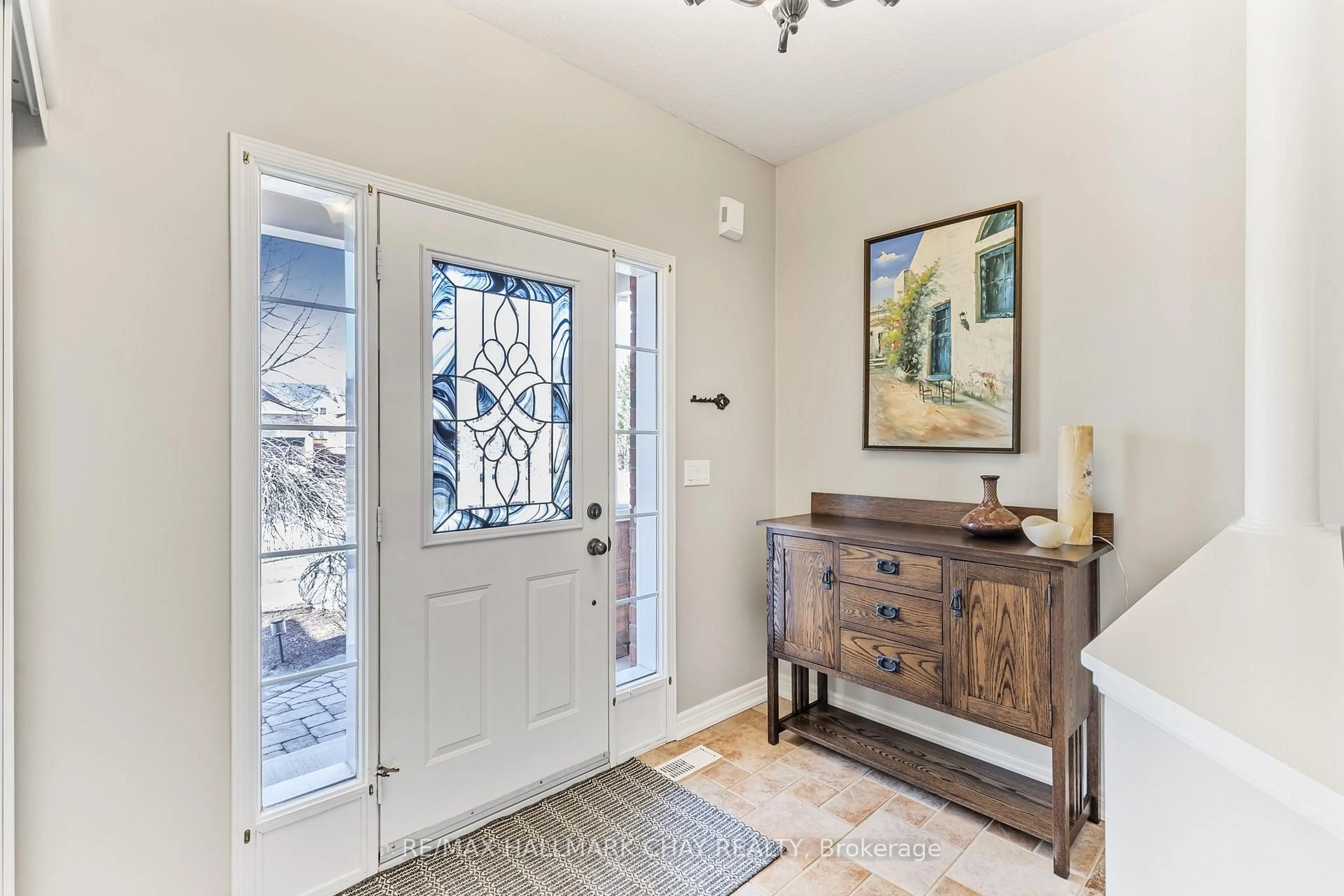 Indoor entryway for 1143 Booth Ave, Innisfil Ontario L9S 4W2