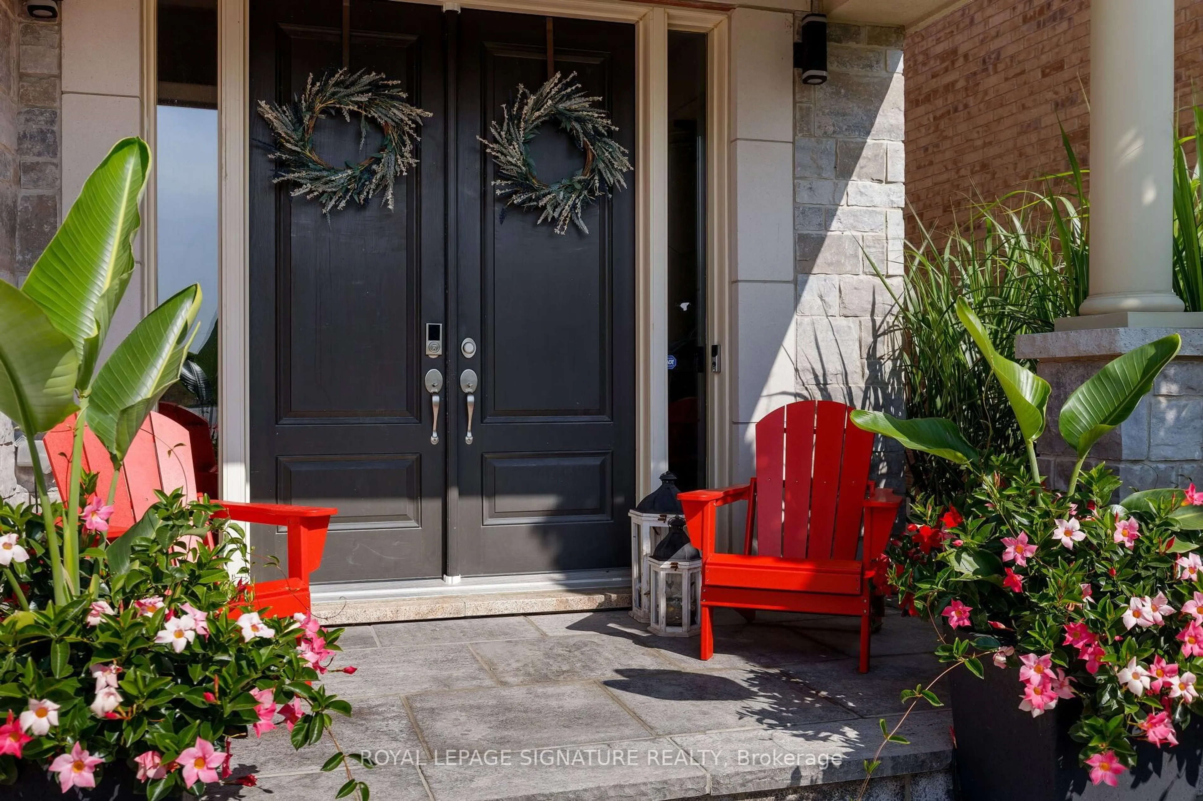 Indoor entryway for 22 Condor Way, Vaughan Ontario L4H 4N1