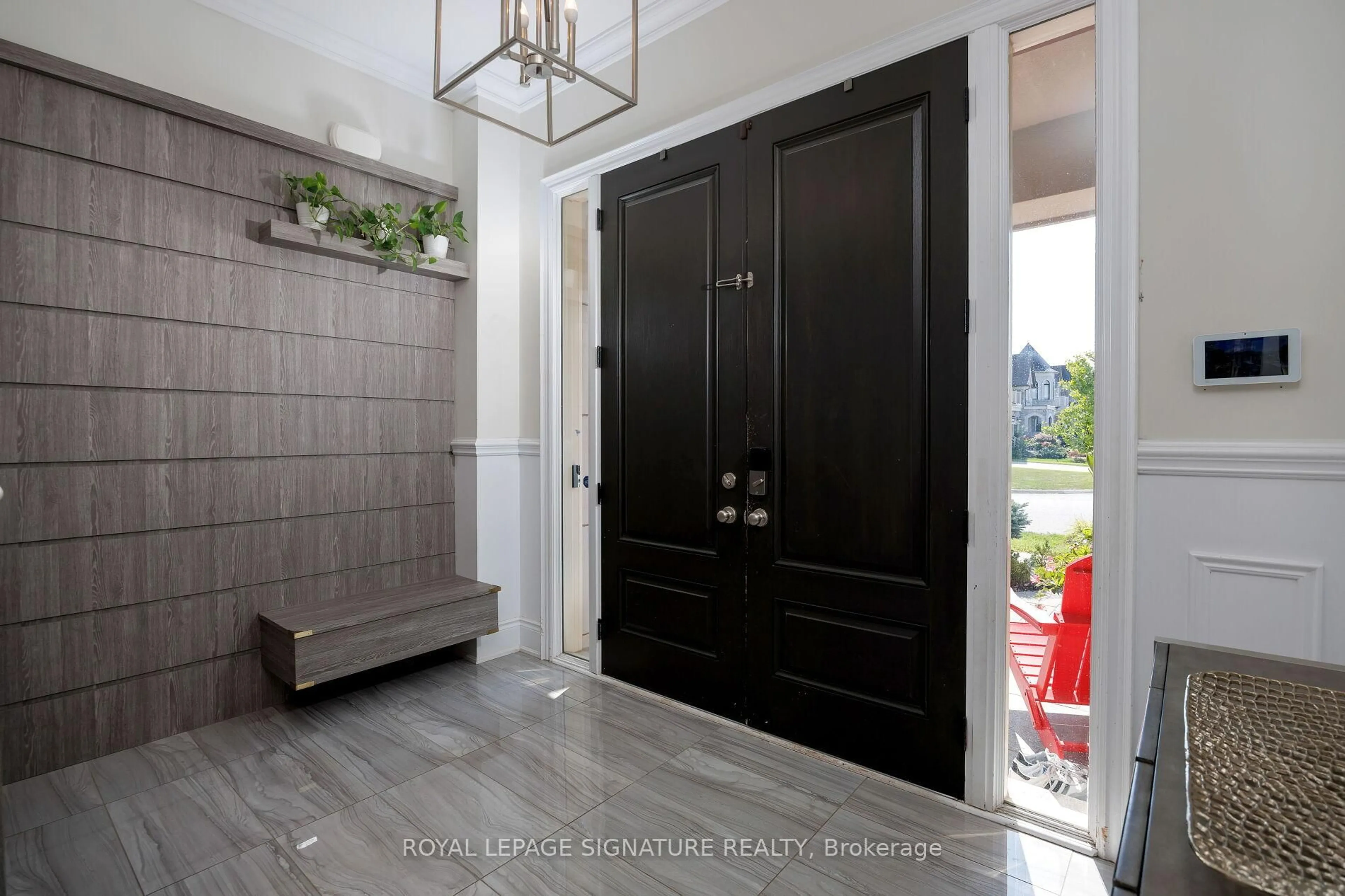 Indoor entryway for 22 Condor Way, Vaughan Ontario L4H 4N1