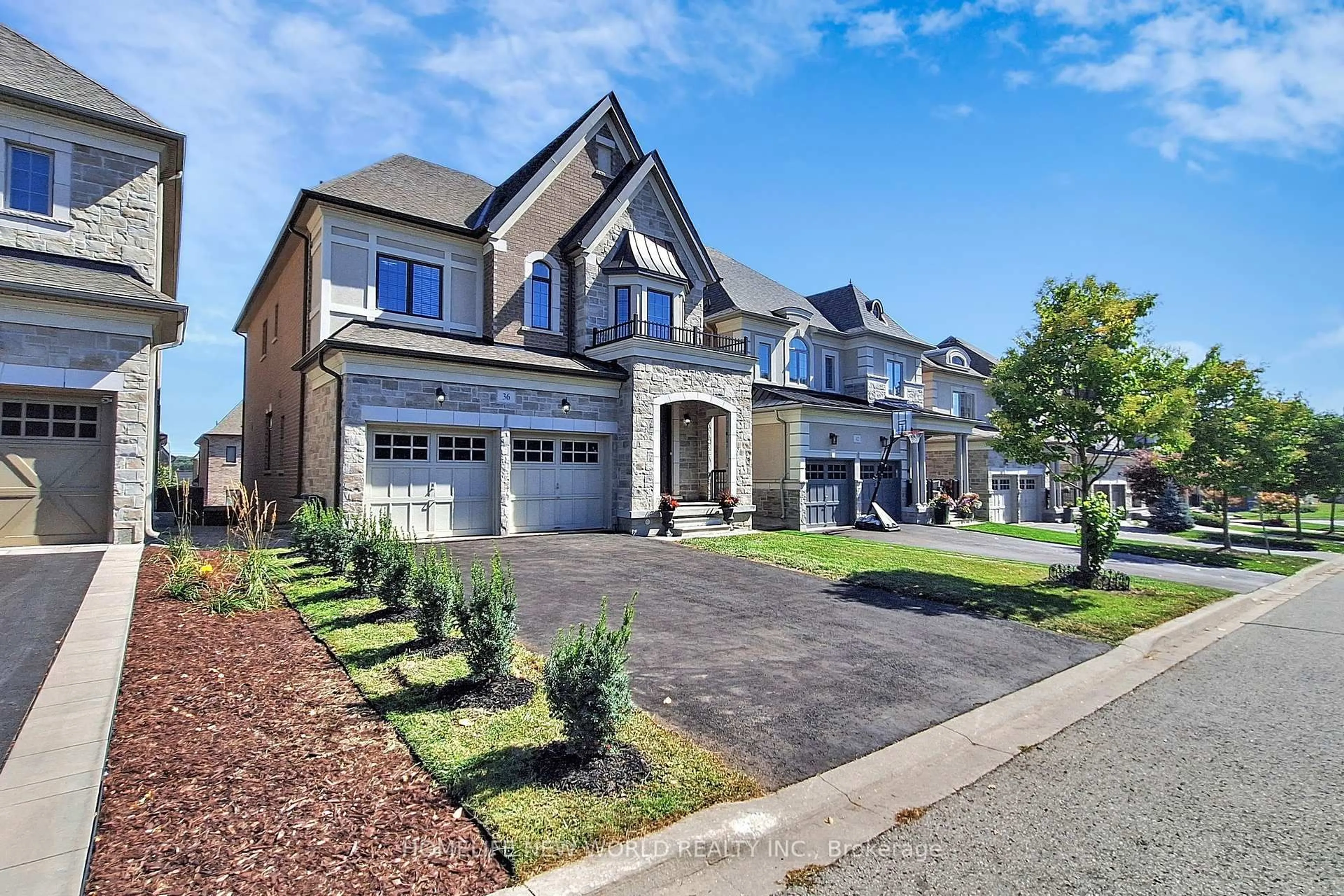 Home with brick exterior material, street for 36 Strawbridge Farm Dr, Aurora Ontario L4G 7A1