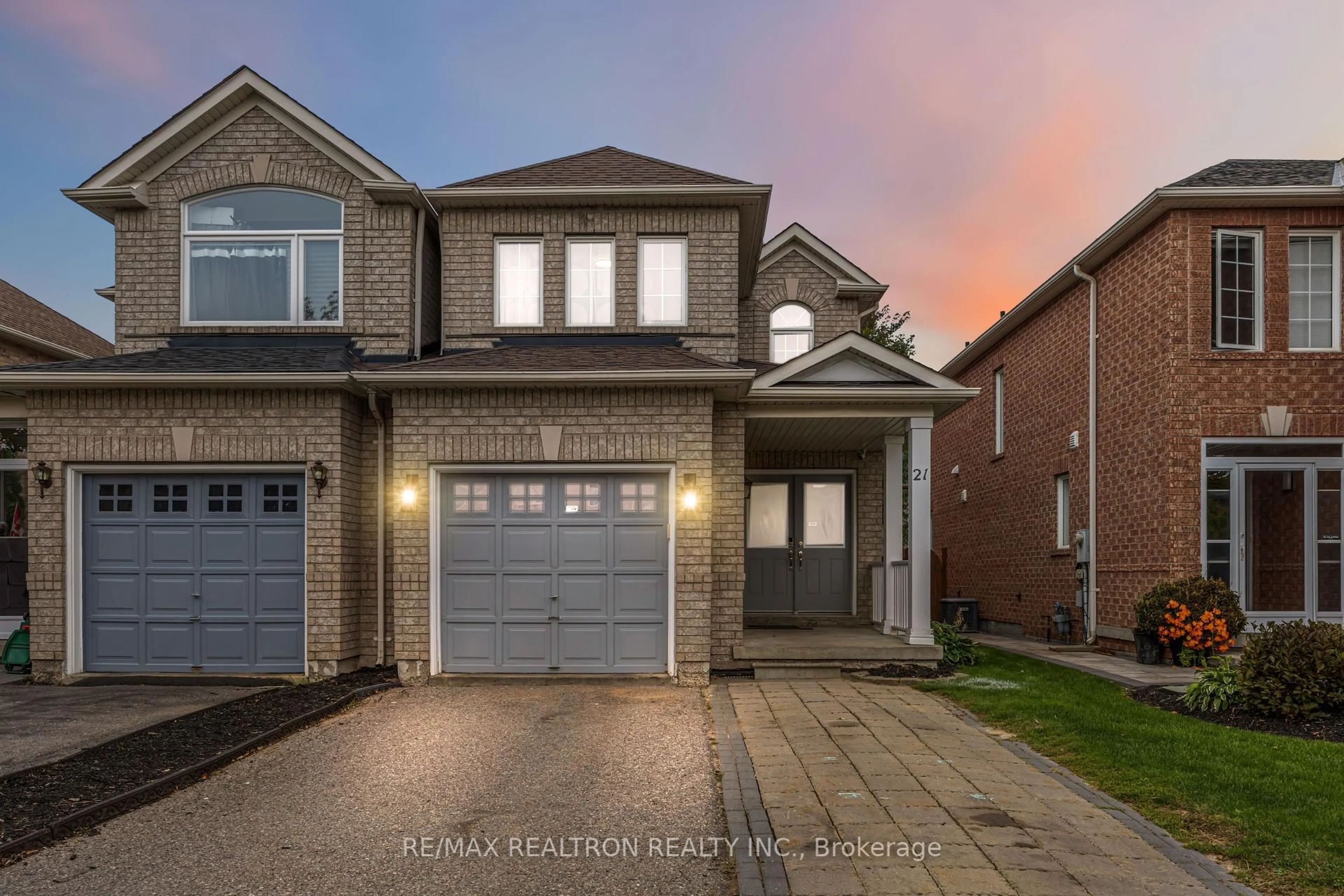 Home with brick exterior material, street for 21 Hacienda Dr, Richmond Hill Ontario L4E 3X1