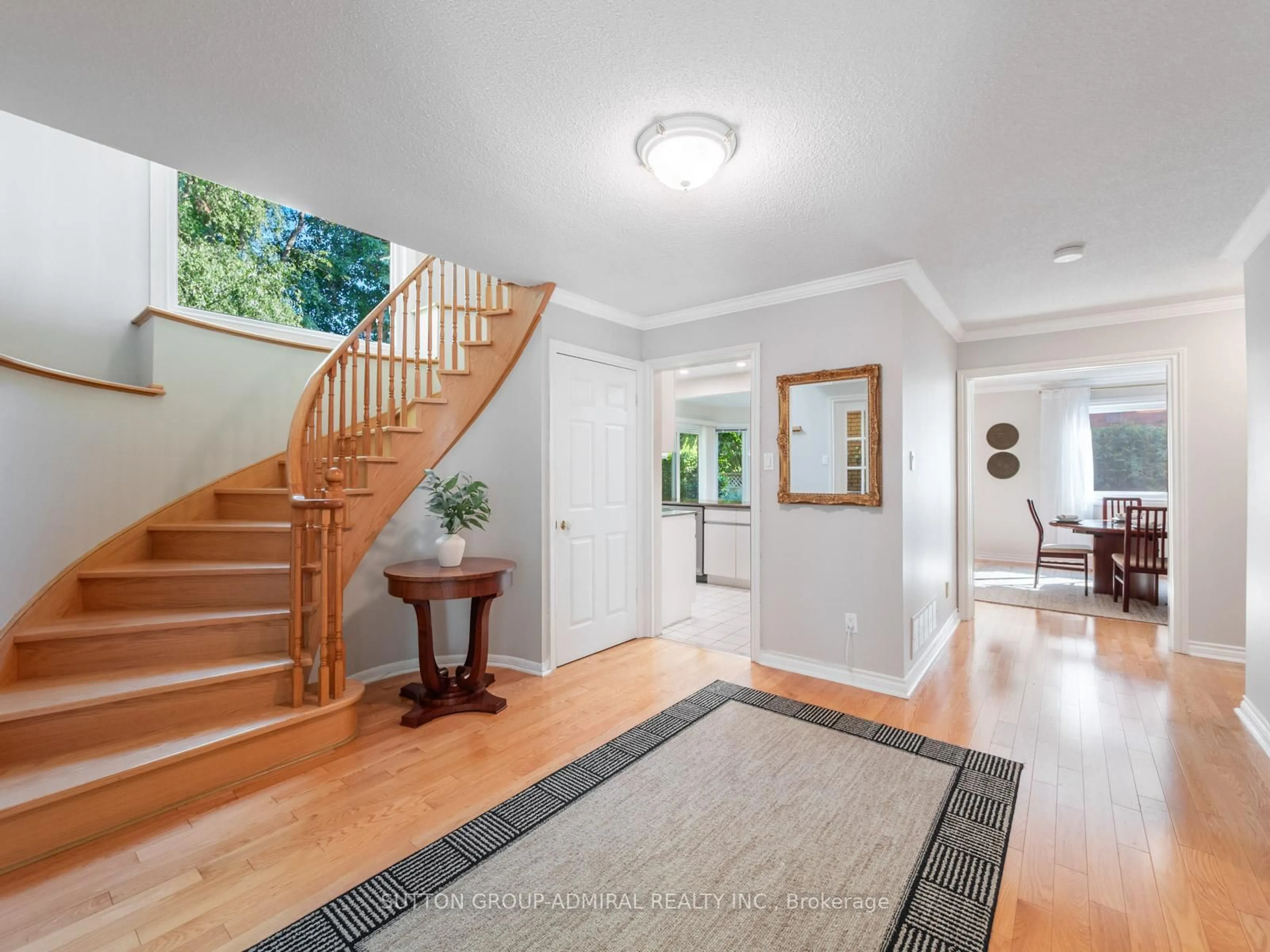 Indoor entryway for 14 Harmony Hill Cres, Richmond Hill Ontario L4C 8Z1