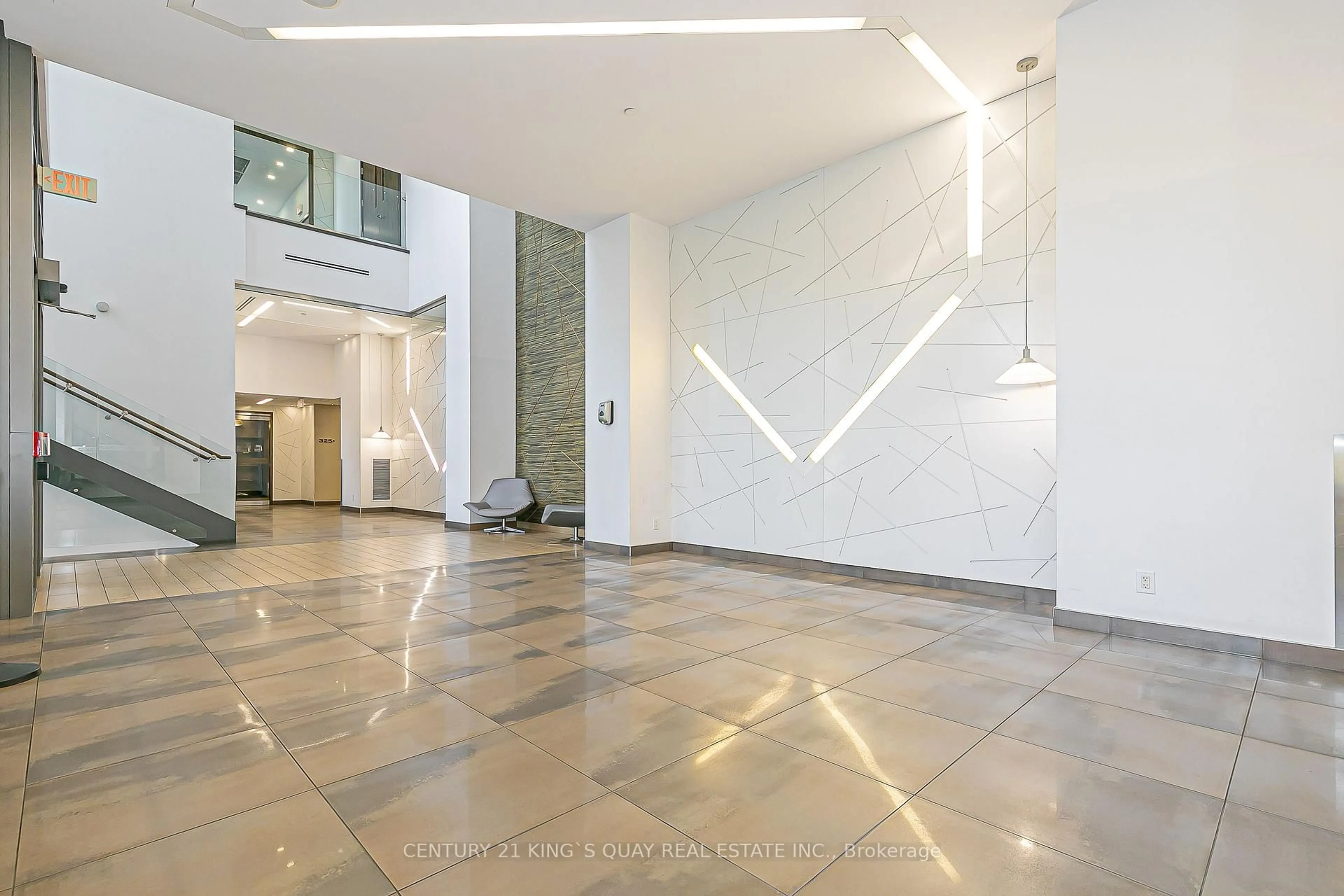 Indoor foyer for 277 South Park Rd #103, Markham Ontario L3T 0B7