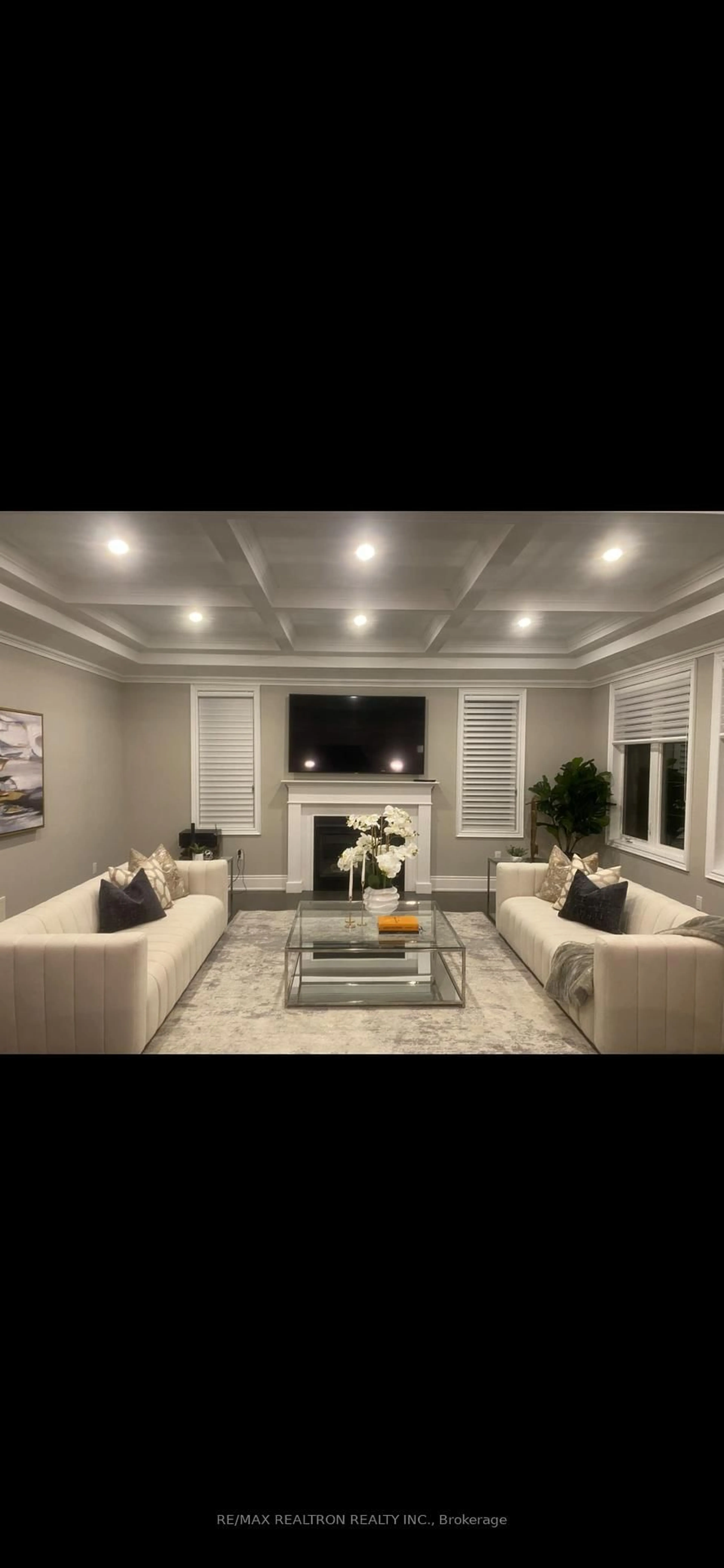 Living room with furniture, unknown for 48 Cairns Gate, King Ontario L7B 0P5