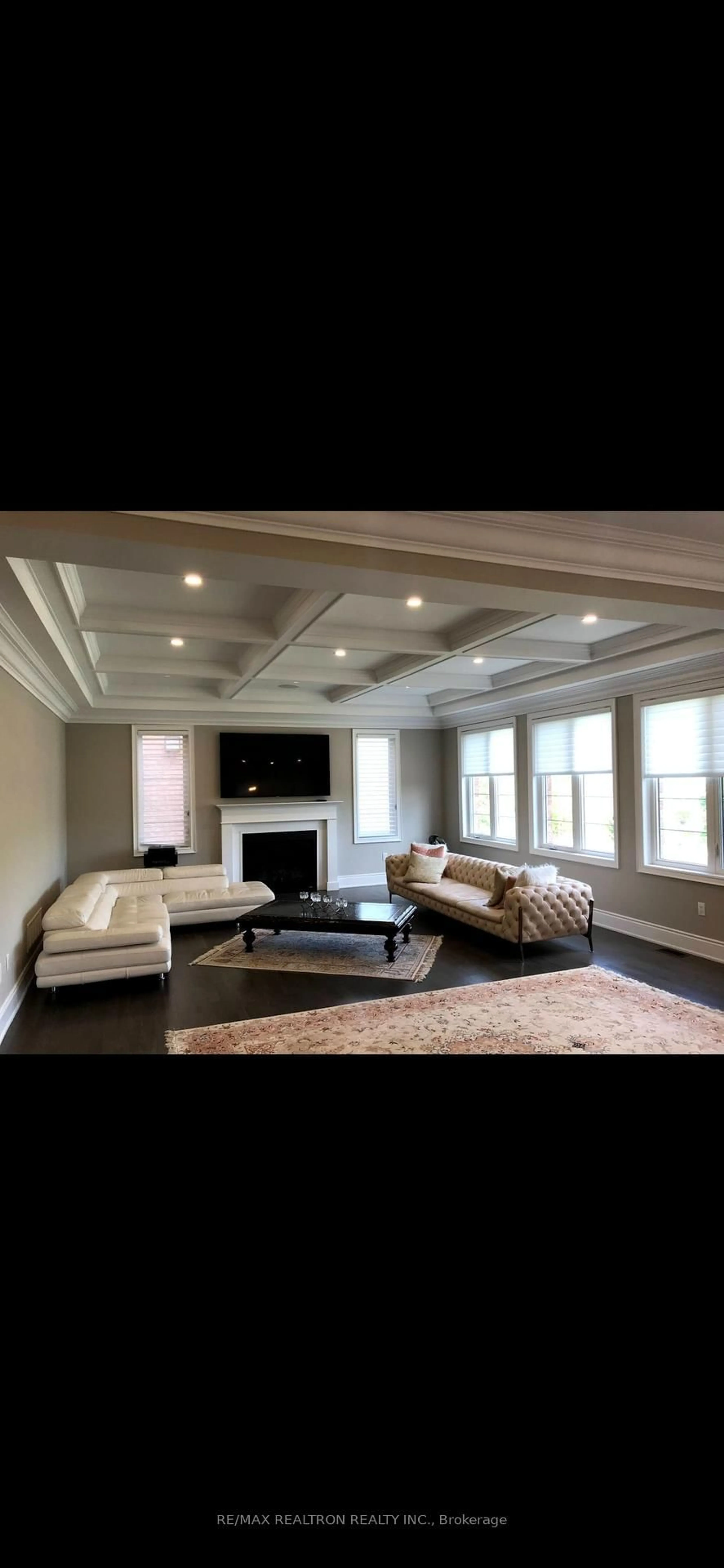 Living room with furniture, unknown for 48 Cairns Gate, King Ontario L7B 0P5