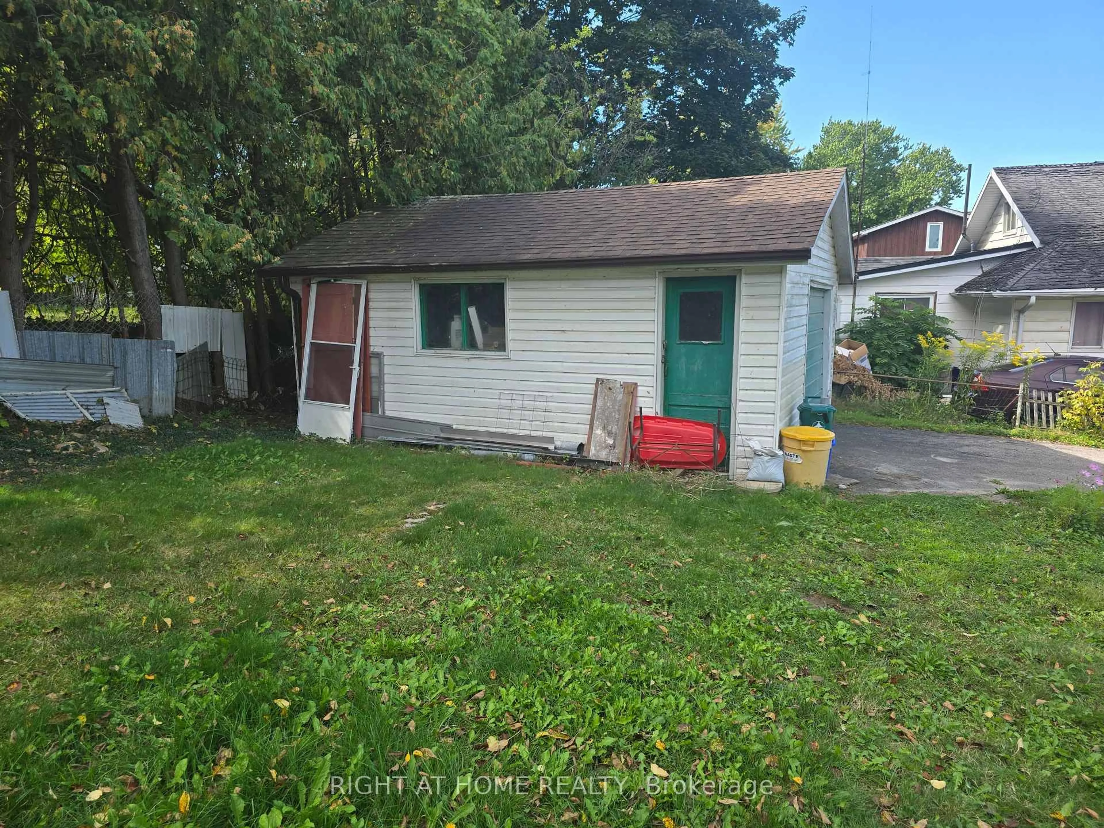 Unknown for 209 Pine Beach Dr, Georgina Ontario L4P 2V6